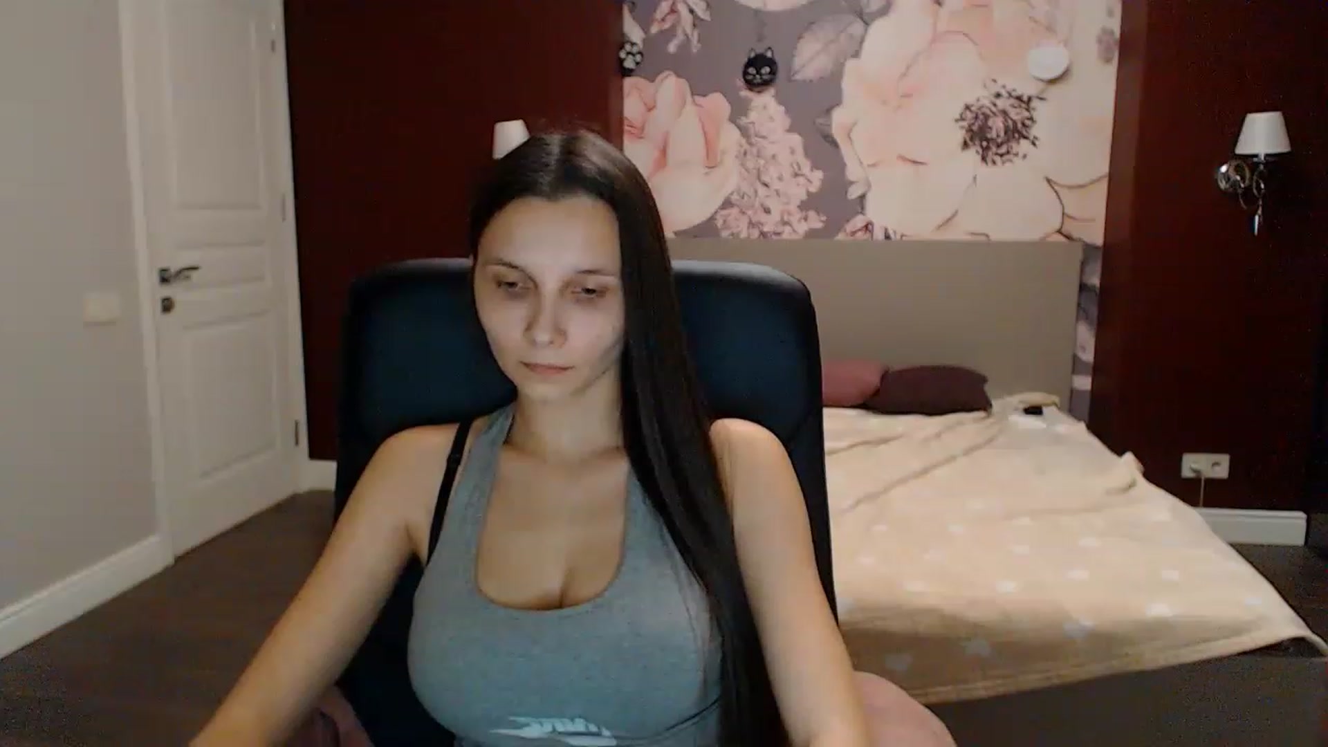 Gallery image thumbnail from Karina_Mils's myfreecams stream on, 12/30/2022, 18:23 image 10 of 20