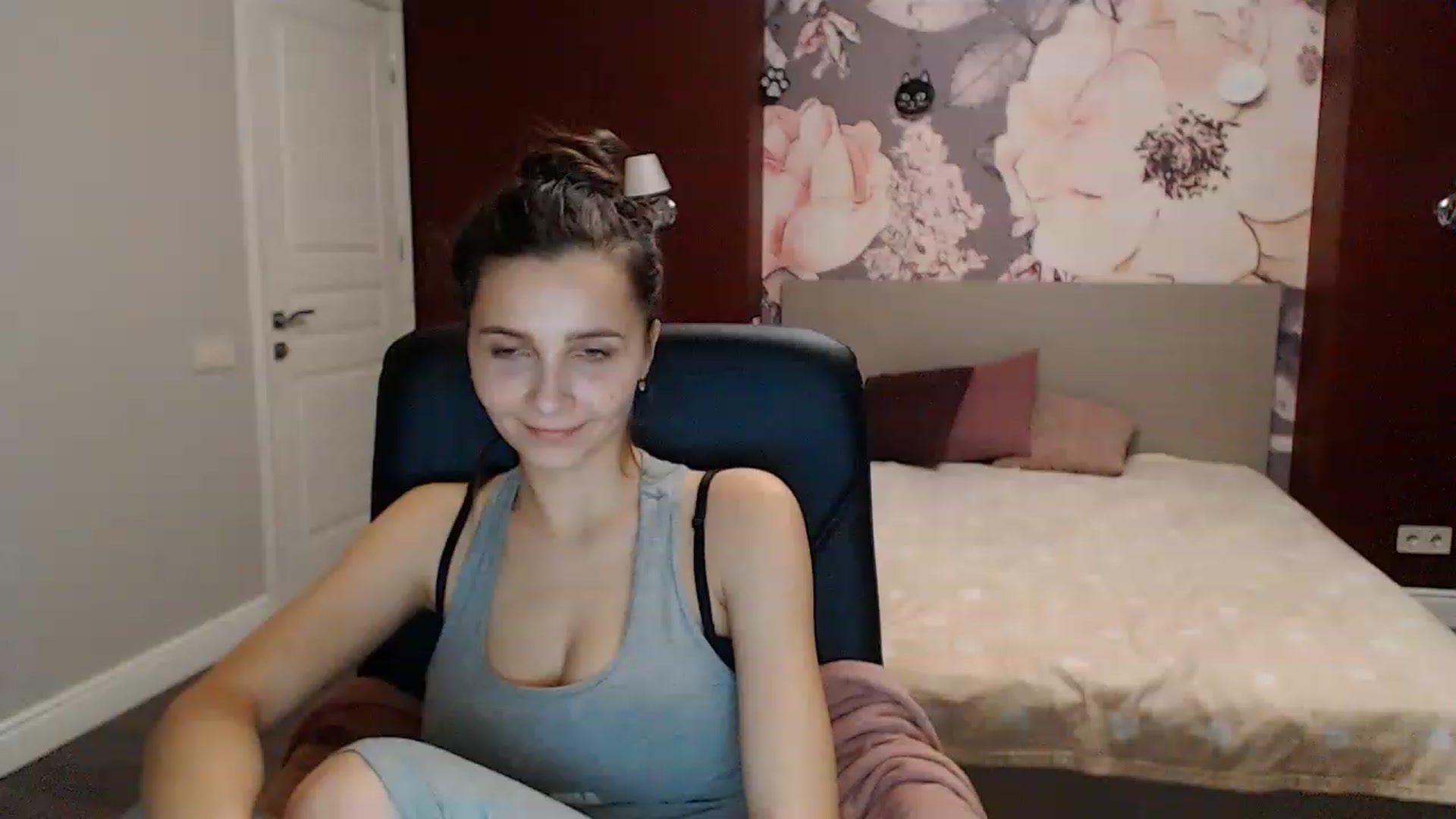 Gallery image thumbnail from Karina_Mils's myfreecams stream on, 01/06/2023, 17:08 image 11 of 20