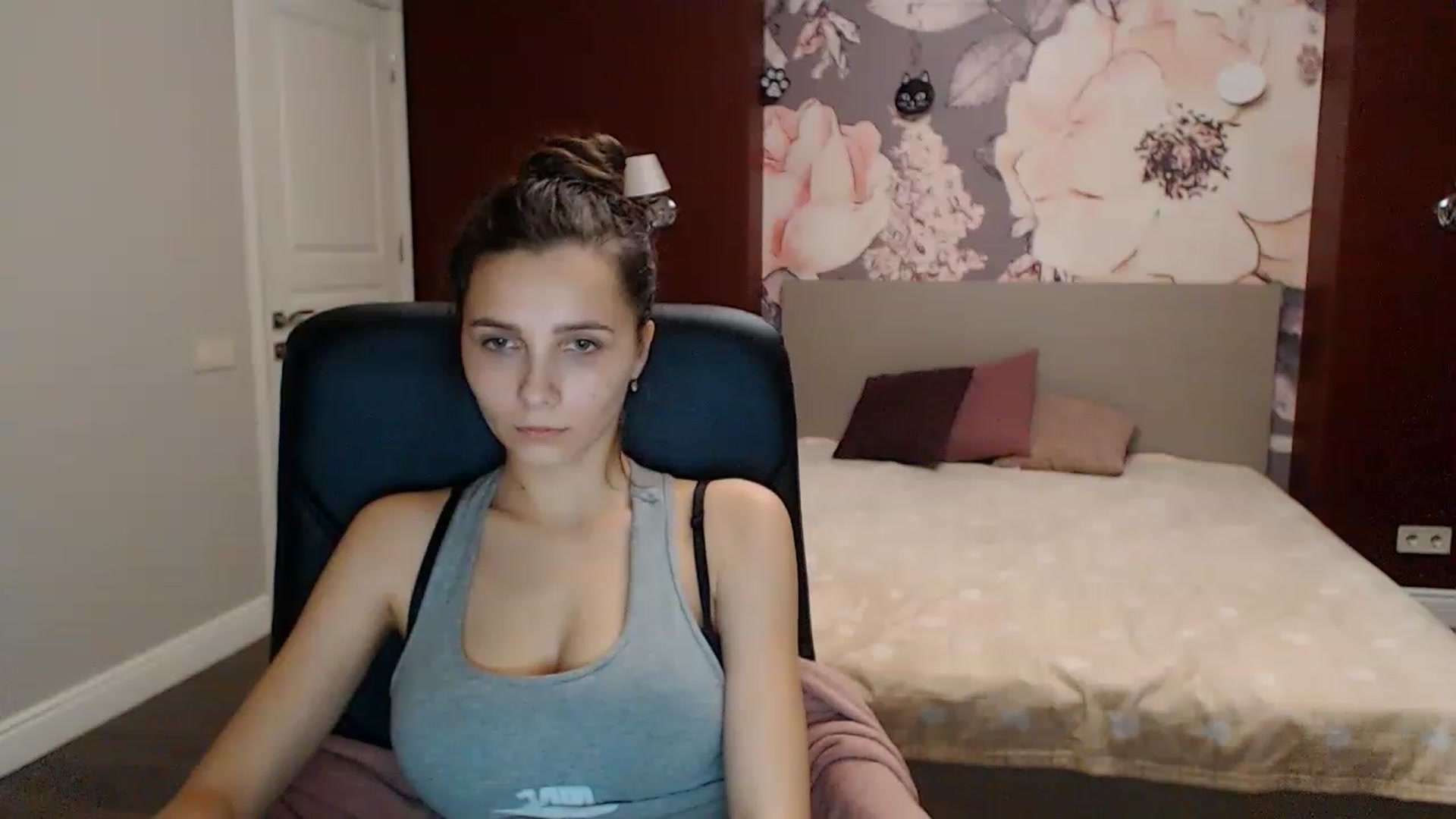 Gallery image thumbnail from Karina_Mils's myfreecams stream on, 01/06/2023, 17:08 image 17 of 20