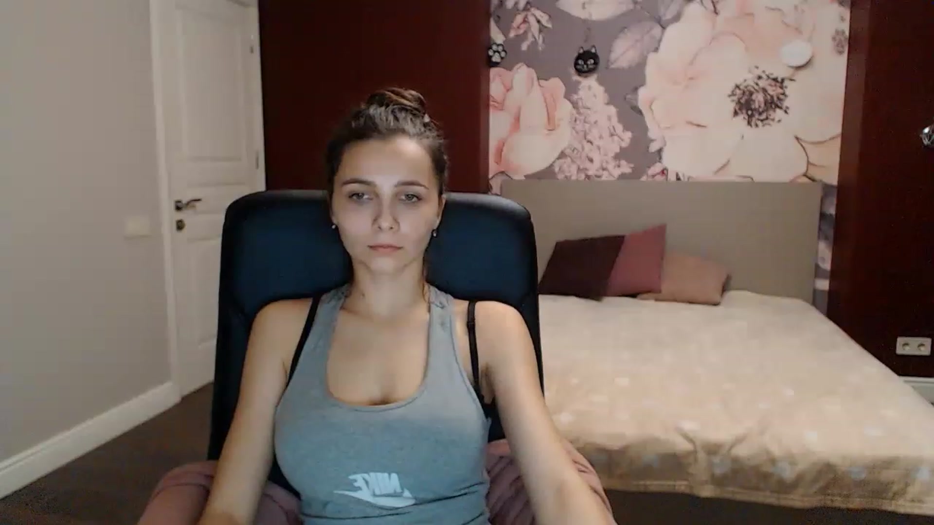 Gallery image thumbnail from Karina_Mils's myfreecams stream on, 01/06/2023, 17:08 image 19 of 20