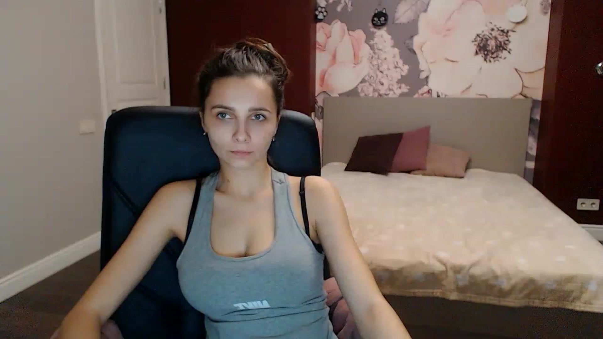 Gallery image thumbnail from Karina_Mils's myfreecams stream on, 01/06/2023, 17:49 image 1 of 20