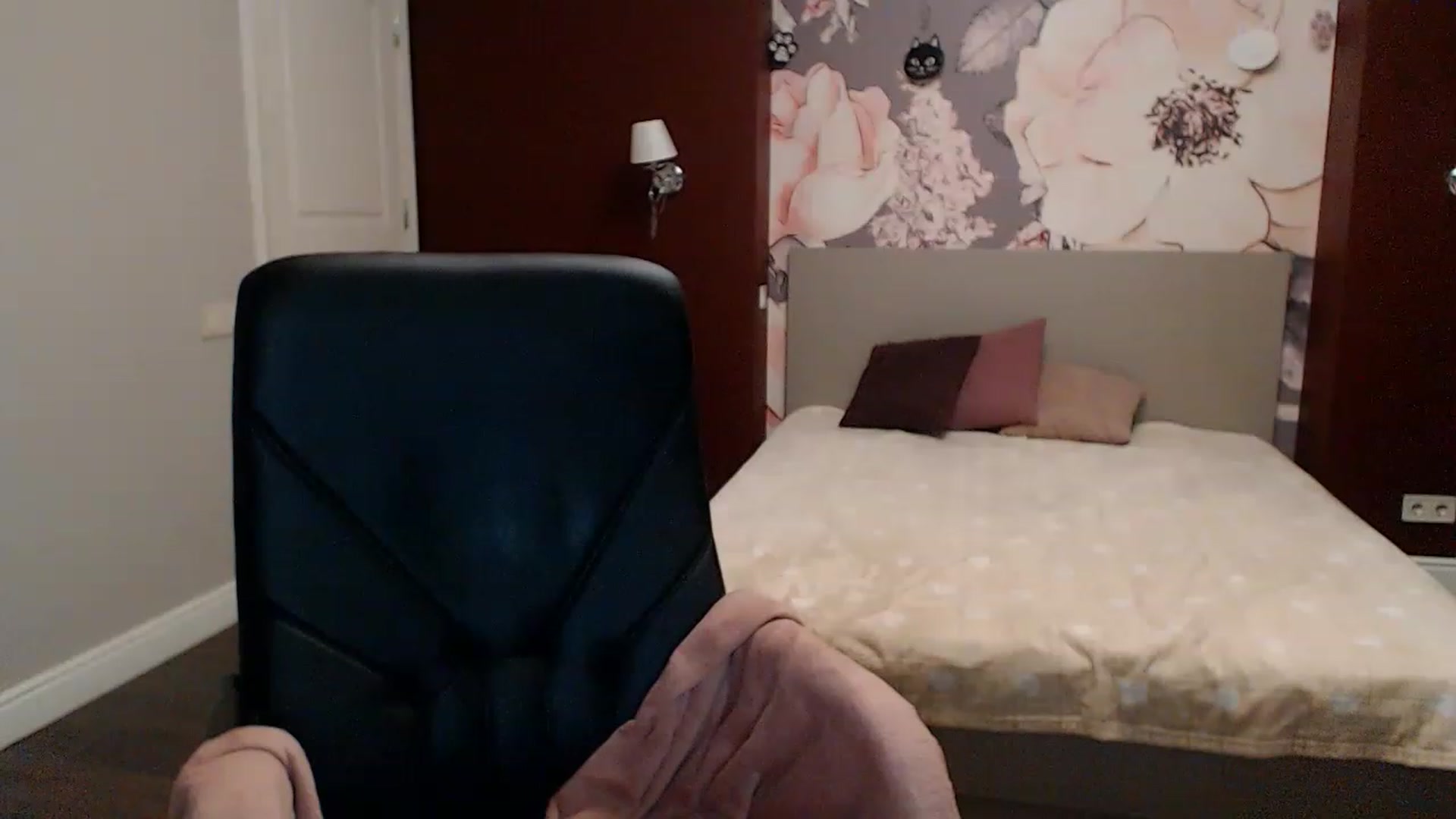 Gallery image thumbnail from Karina_Mils's myfreecams stream on, 01/06/2023, 17:49 image 20 of 20