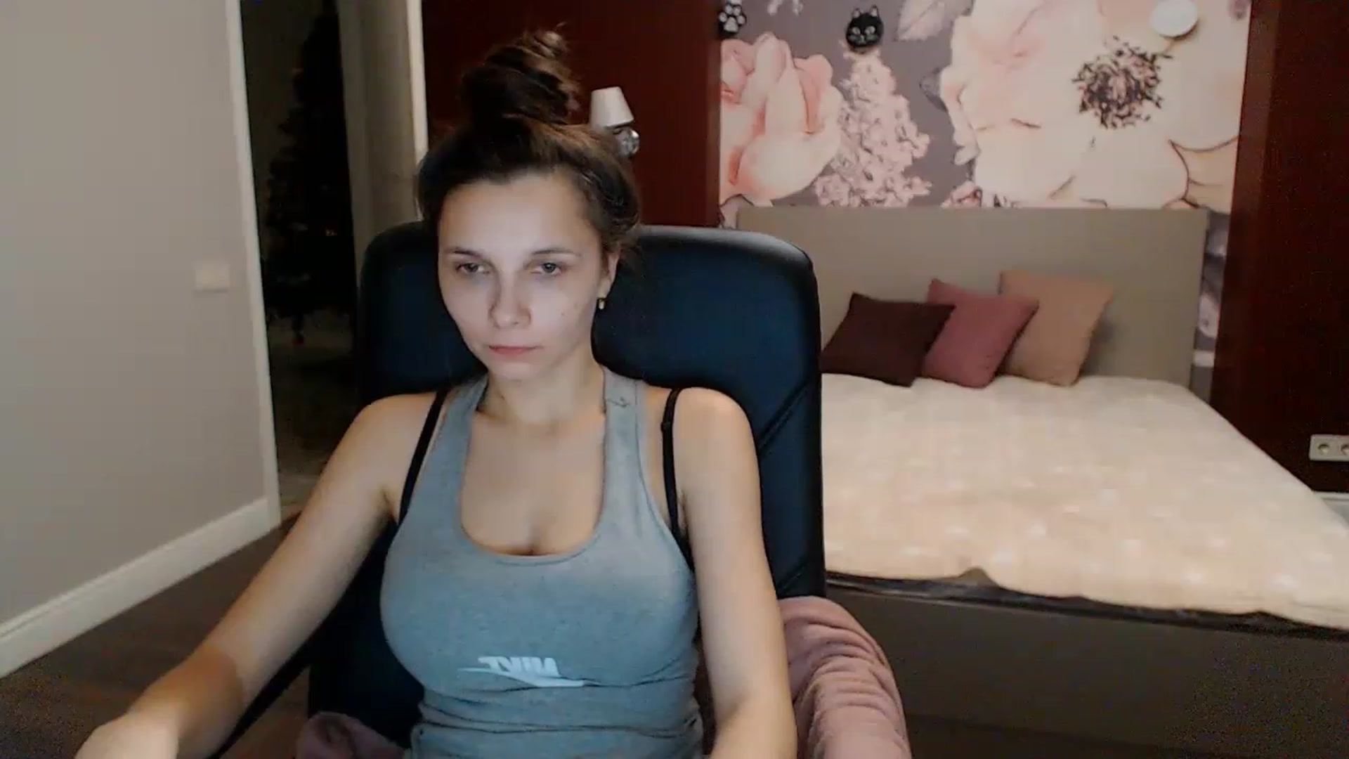 Gallery image thumbnail from Karina_Mils's myfreecams stream on, 01/07/2023, 12:22 image 6 of 20