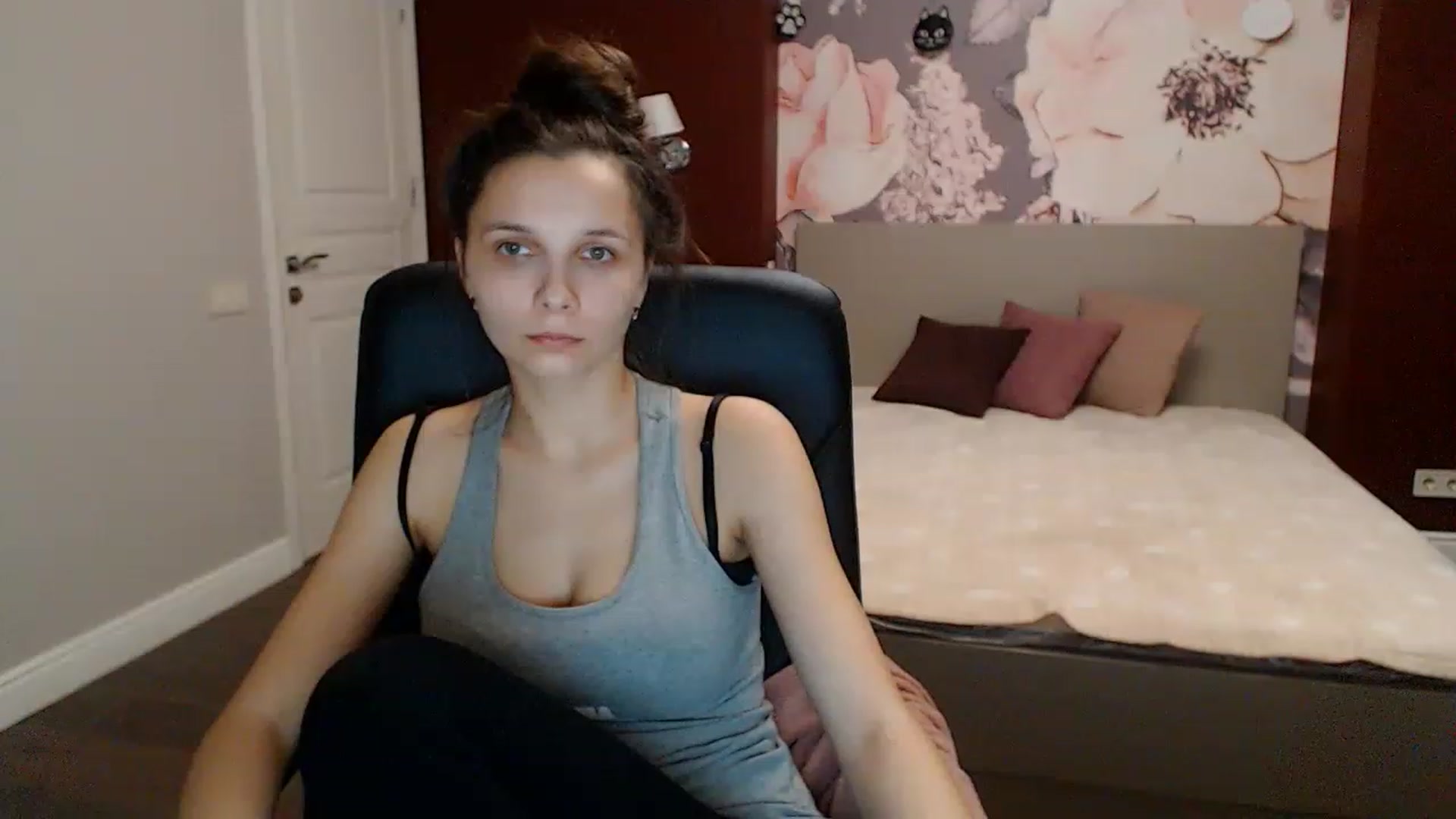 Gallery image thumbnail from Karina_Mils's myfreecams stream on, 01/07/2023, 12:22 image 9 of 20