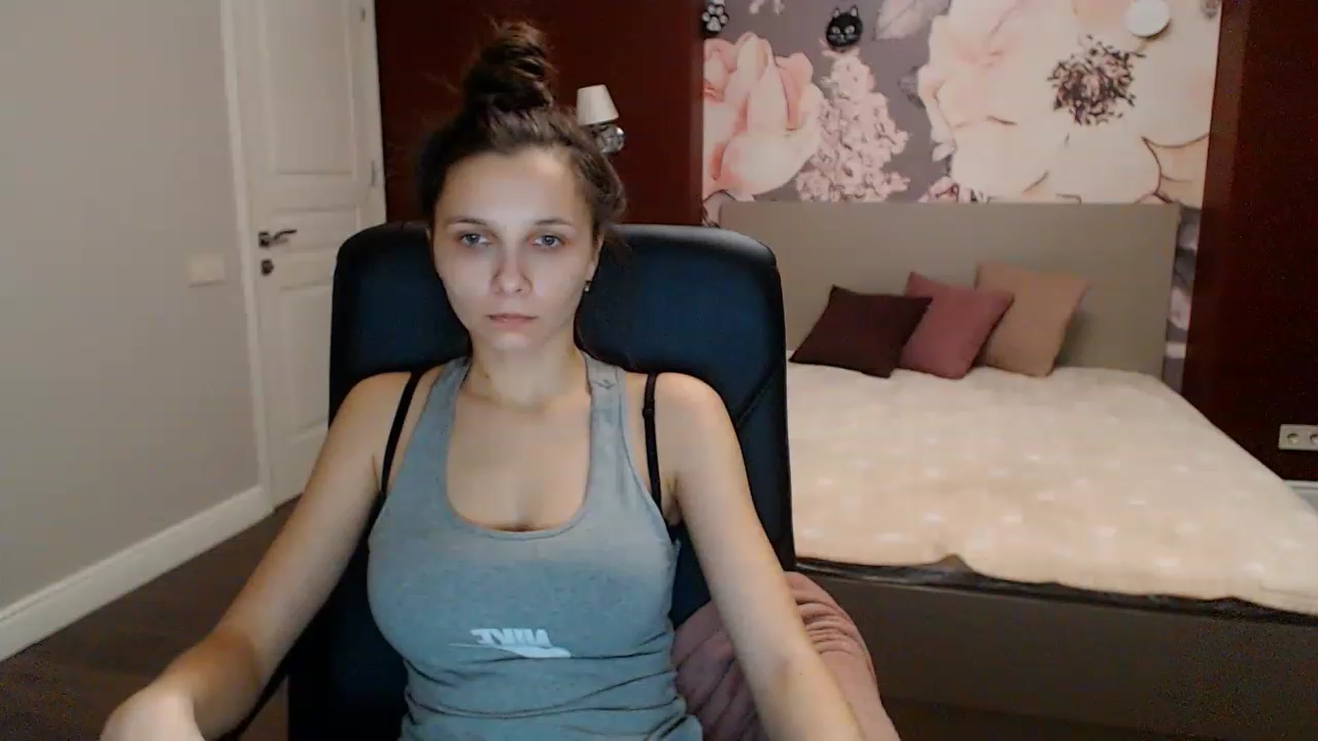 Gallery image thumbnail from Karina_Mils's myfreecams stream on, 01/07/2023, 12:22 image 13 of 20