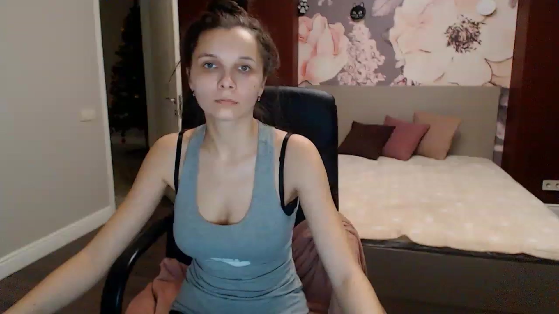 Gallery image thumbnail from Karina_Mils's myfreecams stream on, 01/07/2023, 12:22 image 15 of 20