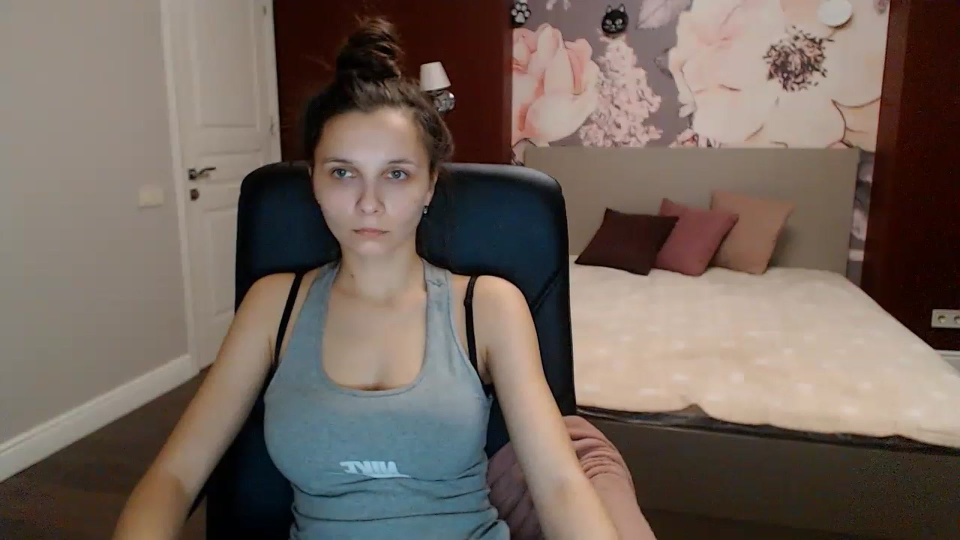 Gallery image thumbnail from Karina_Mils's myfreecams stream on, 01/07/2023, 12:22 image 14 of 20