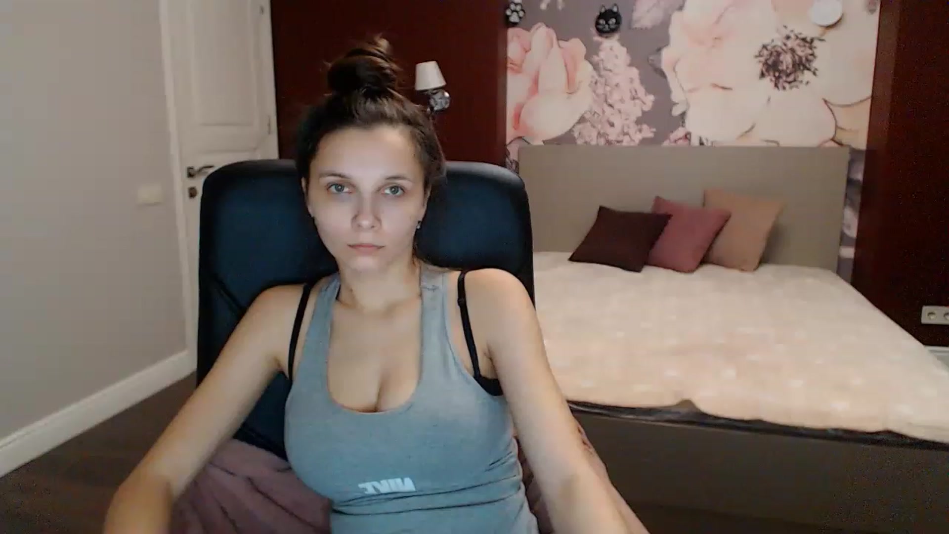 Gallery image thumbnail from Karina_Mils's myfreecams stream on, 01/07/2023, 12:22 image 3 of 20