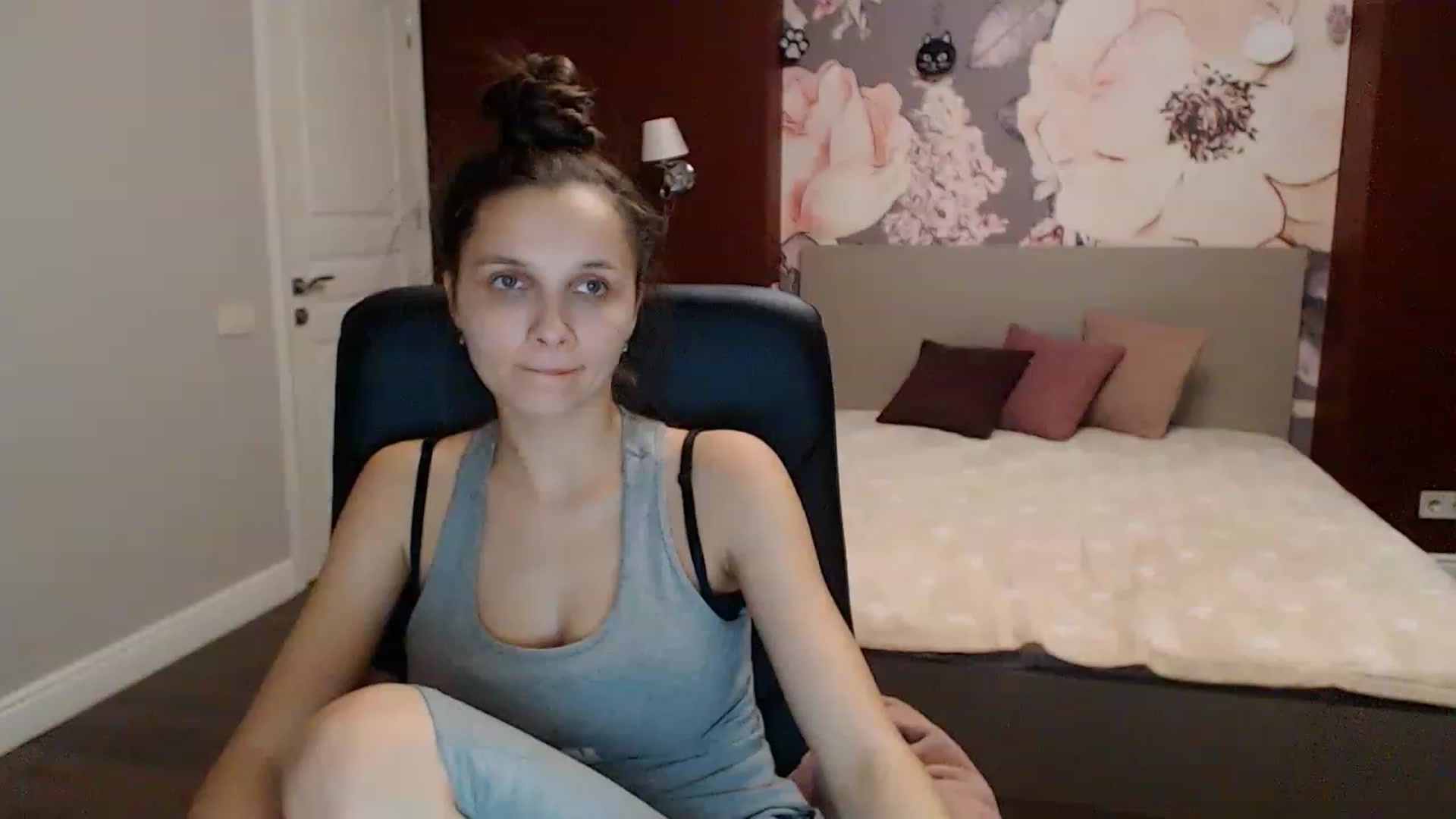 Gallery image thumbnail from Karina_Mils's myfreecams stream on, 01/07/2023, 13:53 image 11 of 20