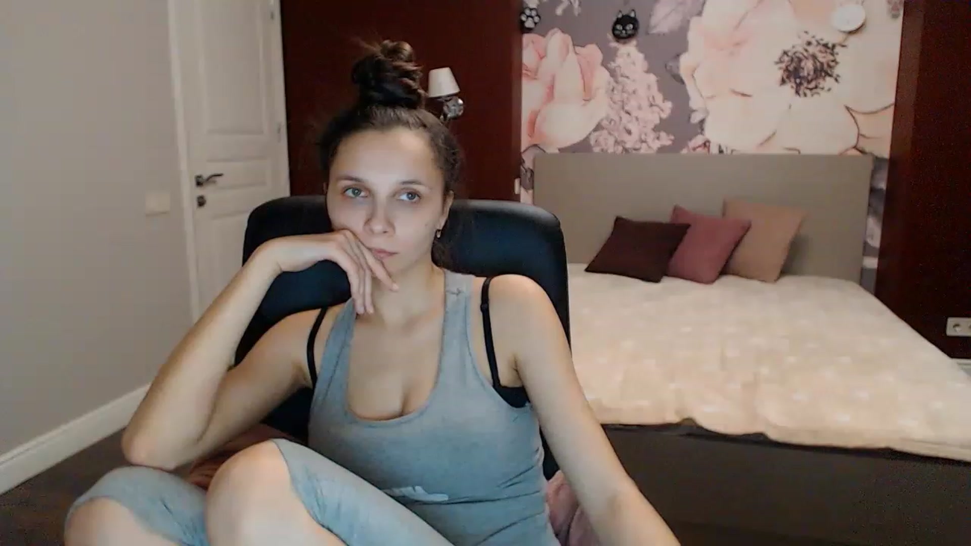 Gallery image thumbnail from Karina_Mils's myfreecams stream on, 01/07/2023, 13:53 image 3 of 20