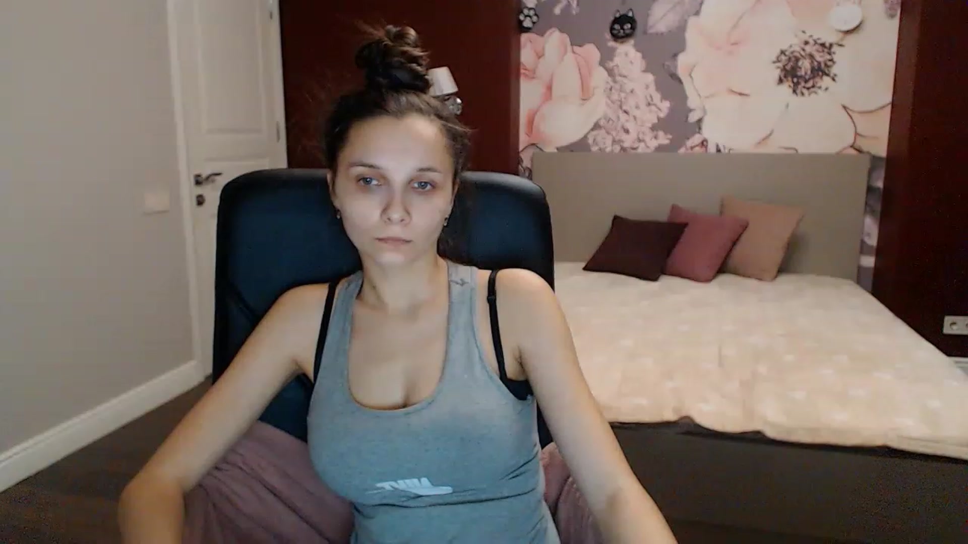 Gallery image thumbnail from Karina_Mils's myfreecams stream on, 01/07/2023, 13:53 image 6 of 20