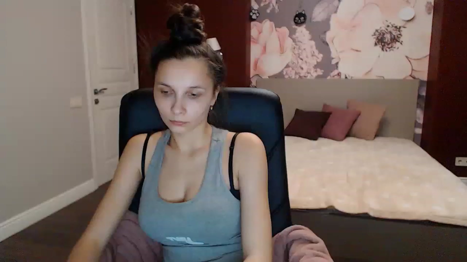 Gallery image thumbnail from Karina_Mils's myfreecams stream on, 01/07/2023, 13:53 image 7 of 20