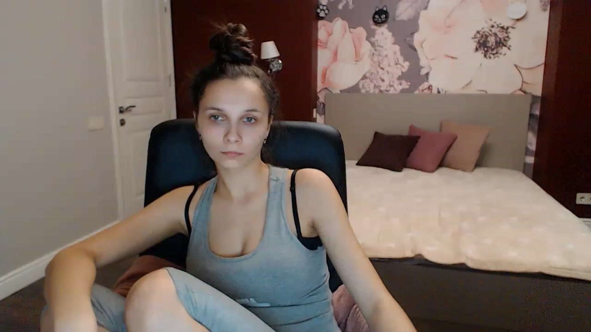 Gallery image thumbnail from Karina_Mils's myfreecams stream on, 01/07/2023, 13:53 image 4 of 20