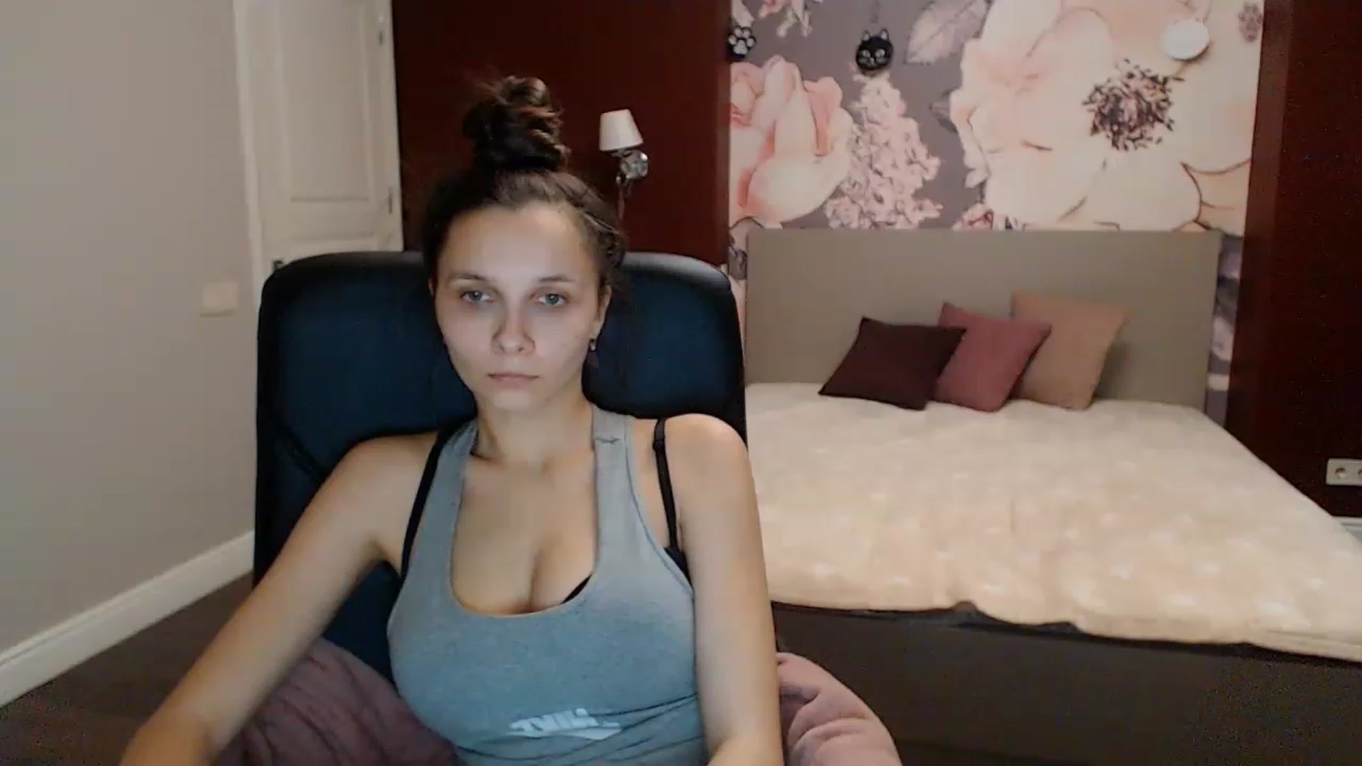 Gallery image thumbnail from Karina_Mils's myfreecams stream on, 01/07/2023, 13:53 image 16 of 20