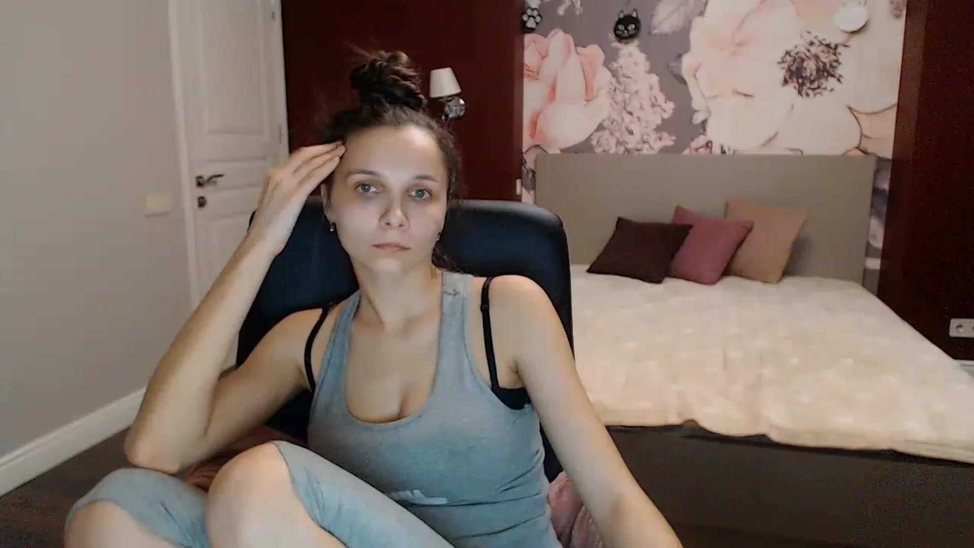 Gallery image thumbnail from Karina_Mils's myfreecams stream on, 01/07/2023, 13:53 image 5 of 20