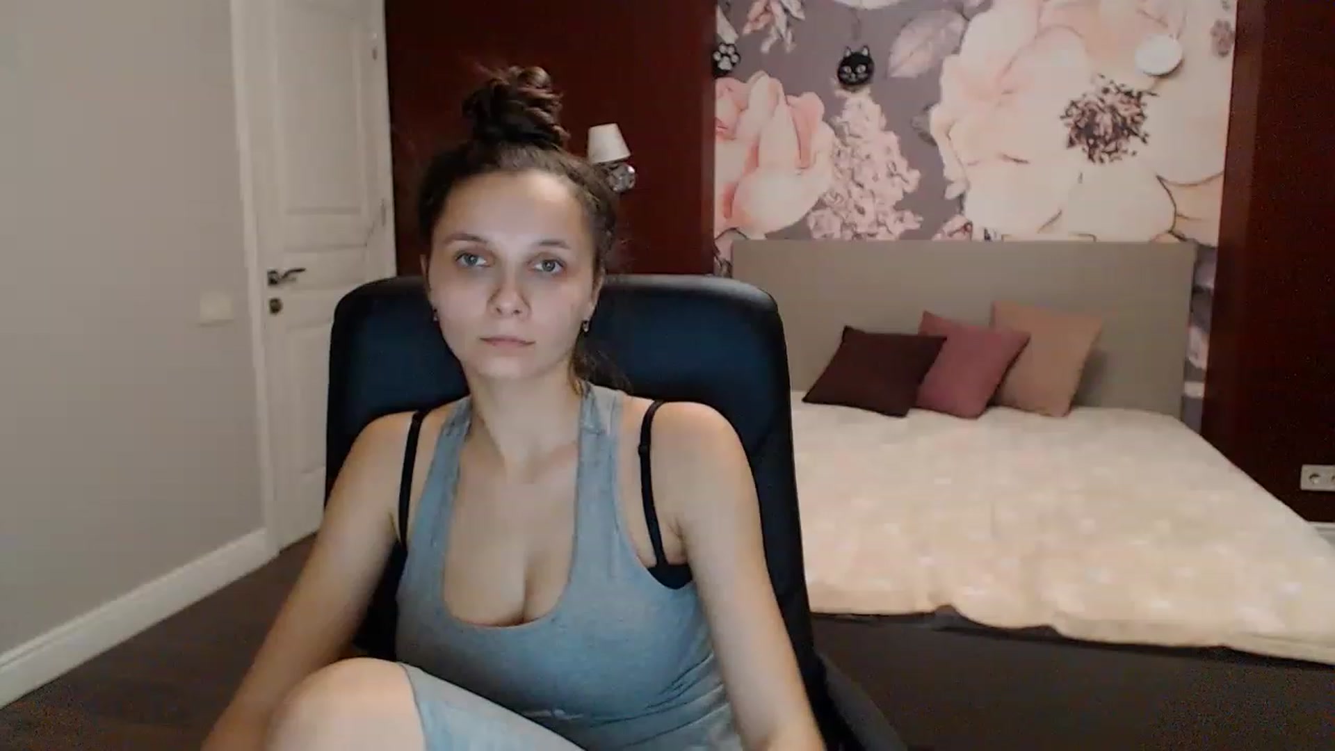 Gallery image thumbnail from Karina_Mils's myfreecams stream on, 01/07/2023, 13:53 image 20 of 20