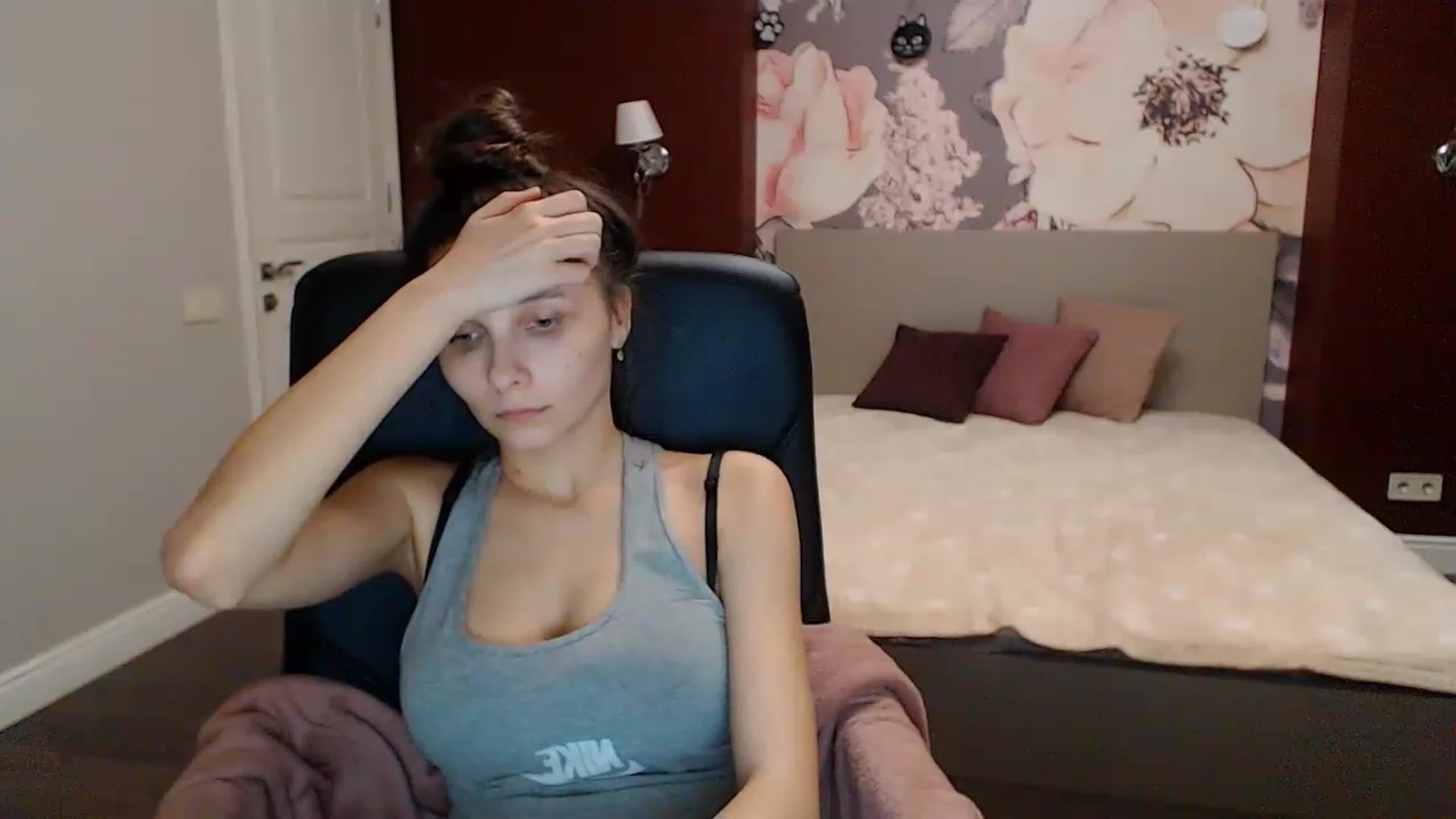 Gallery image thumbnail from Karina_Mils's myfreecams stream on, 01/07/2023, 16:51 image 9 of 20