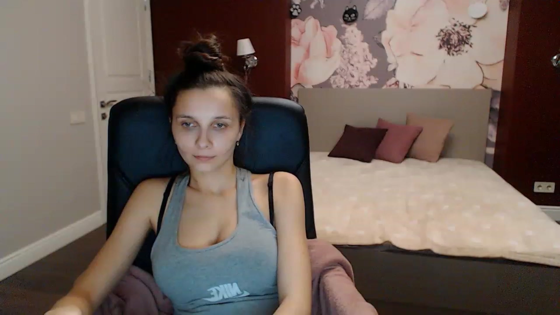Gallery image thumbnail from Karina_Mils's myfreecams stream on, 01/07/2023, 16:51 image 11 of 20