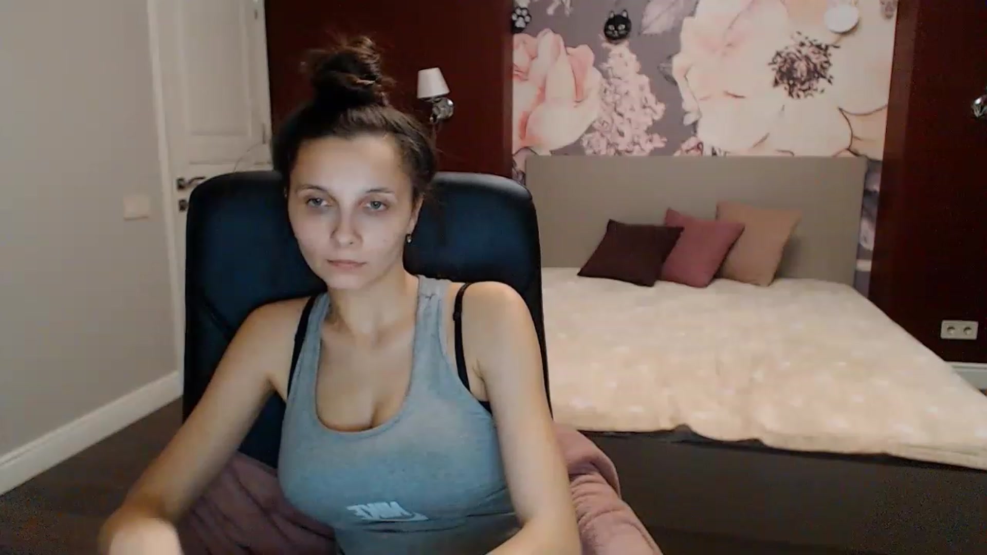 Gallery image thumbnail from Karina_Mils's myfreecams stream on, 01/07/2023, 16:51 image 2 of 20