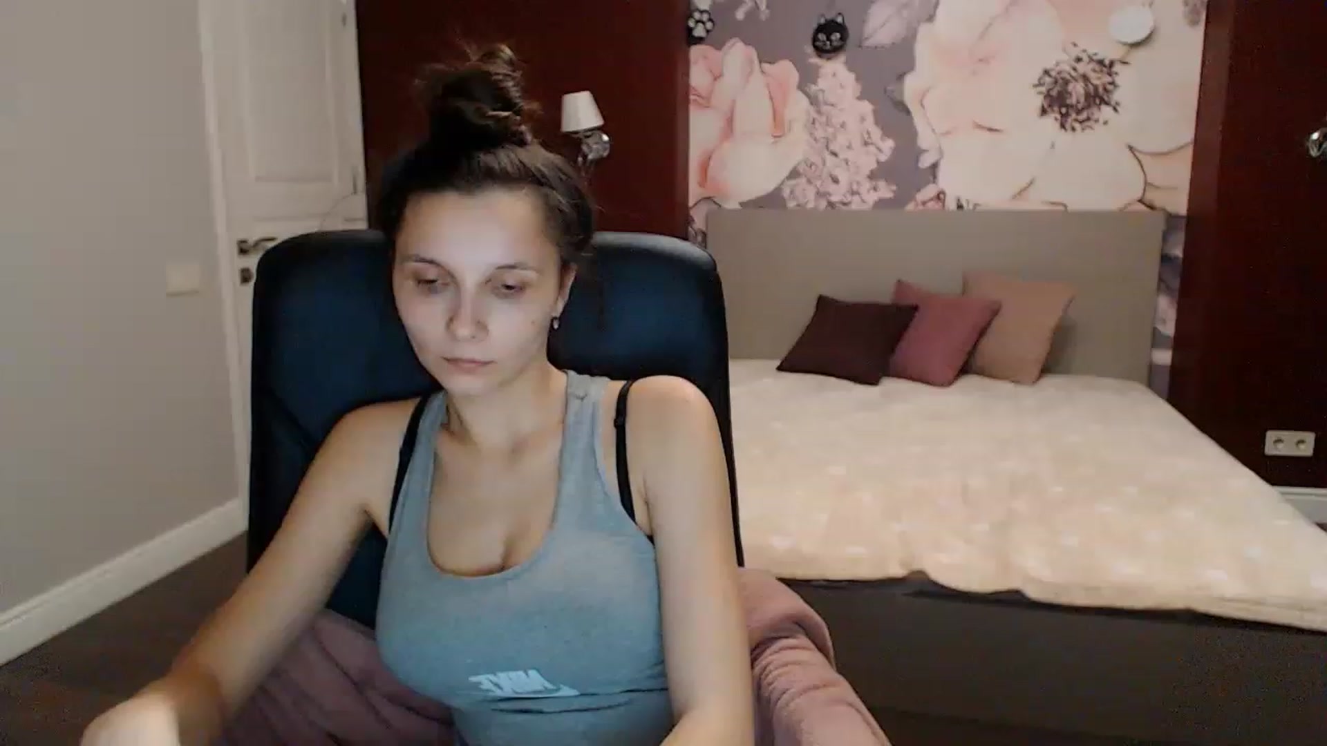 Gallery image thumbnail from Karina_Mils's myfreecams stream on, 01/07/2023, 16:51 image 1 of 20