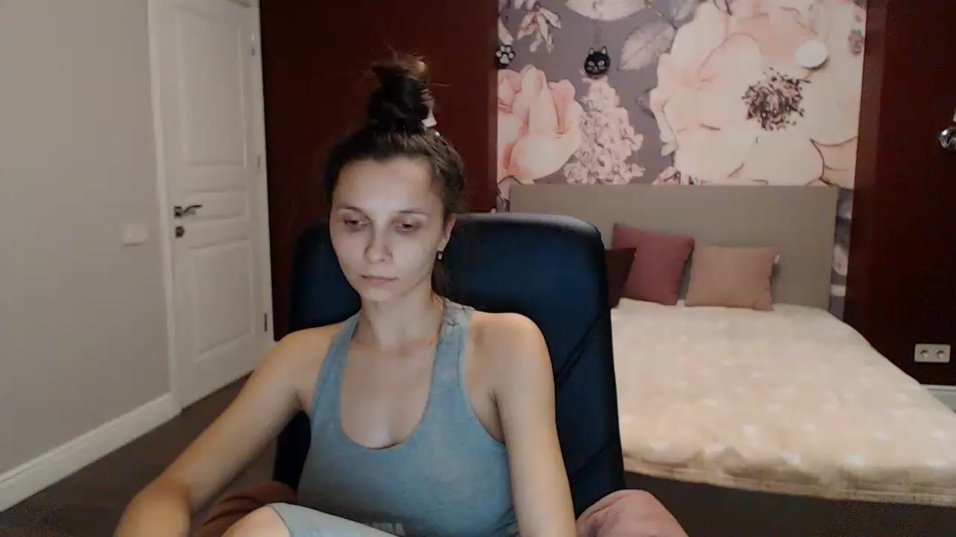 Gallery image thumbnail from Karina_Mils's myfreecams stream on, 01/07/2023, 17:58 image 19 of 20