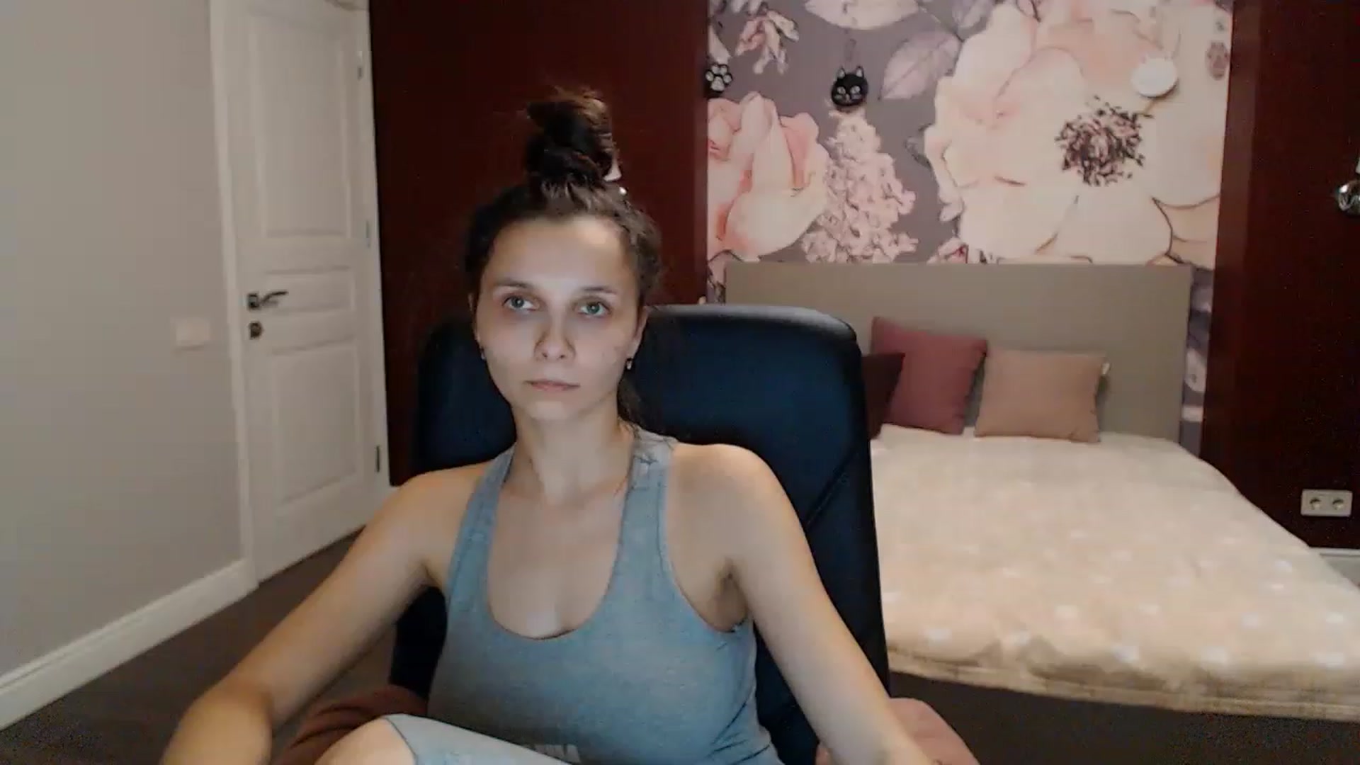 Gallery image thumbnail from Karina_Mils's myfreecams stream on, 01/07/2023, 17:58 image 20 of 20