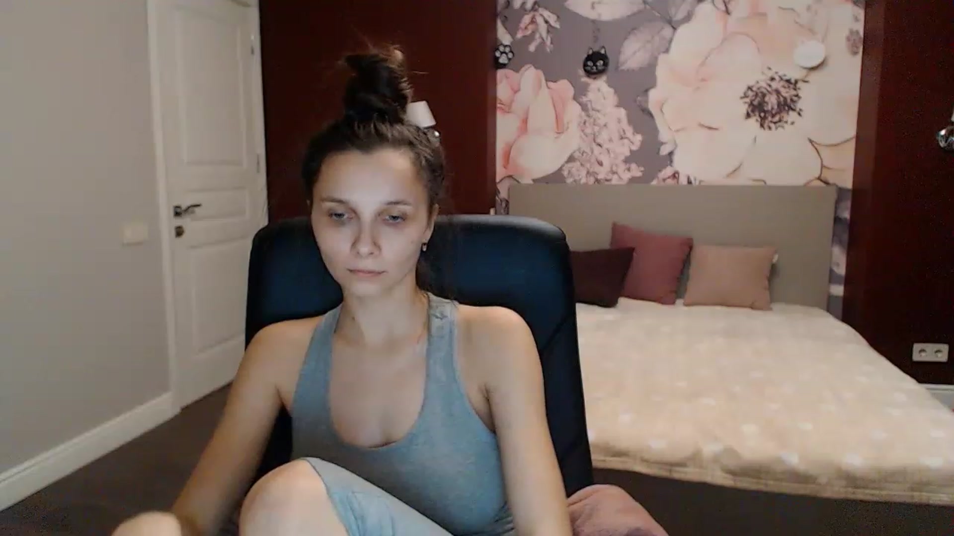 Gallery image thumbnail from Karina_Mils's myfreecams stream on, 01/07/2023, 17:58 image 13 of 20