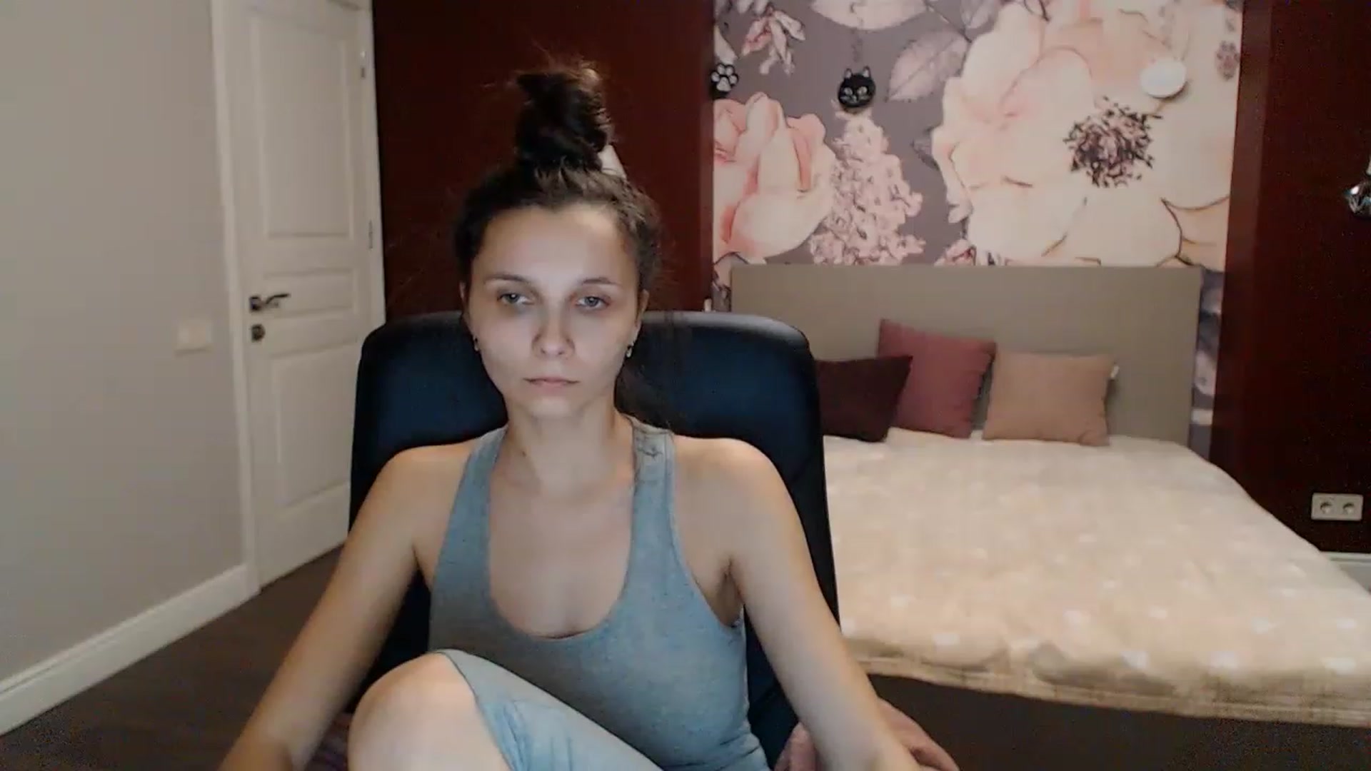 Gallery image thumbnail from Karina_Mils's myfreecams stream on, 01/07/2023, 17:58 image 3 of 20