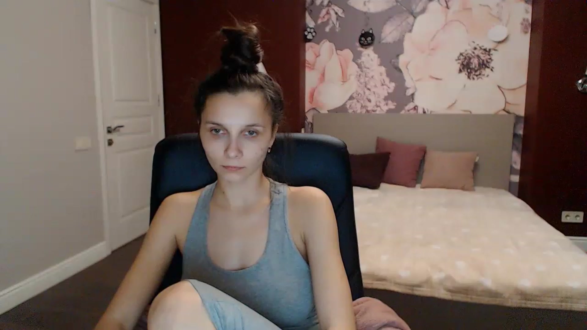 Gallery image thumbnail from Karina_Mils's myfreecams stream on, 01/07/2023, 17:58 image 4 of 20