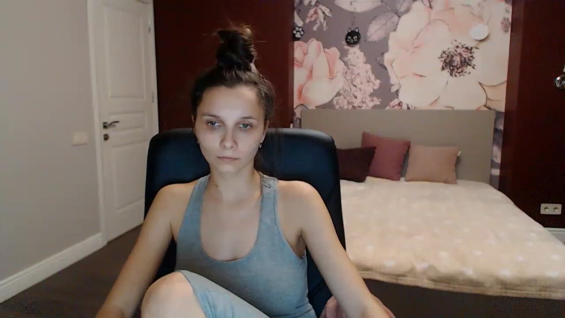 Gallery image thumbnail from Karina_Mils's myfreecams stream on, 01/07/2023, 17:58 image 8 of 20