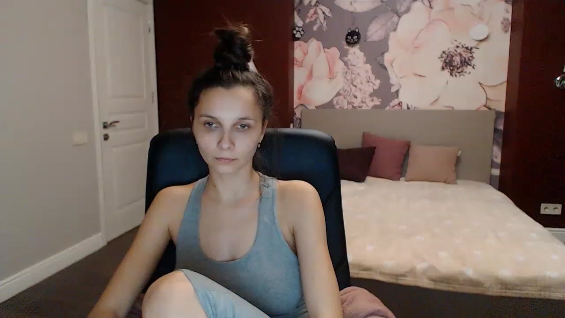 Gallery image thumbnail from Karina_Mils's myfreecams stream on, 01/07/2023, 17:58 image 5 of 20