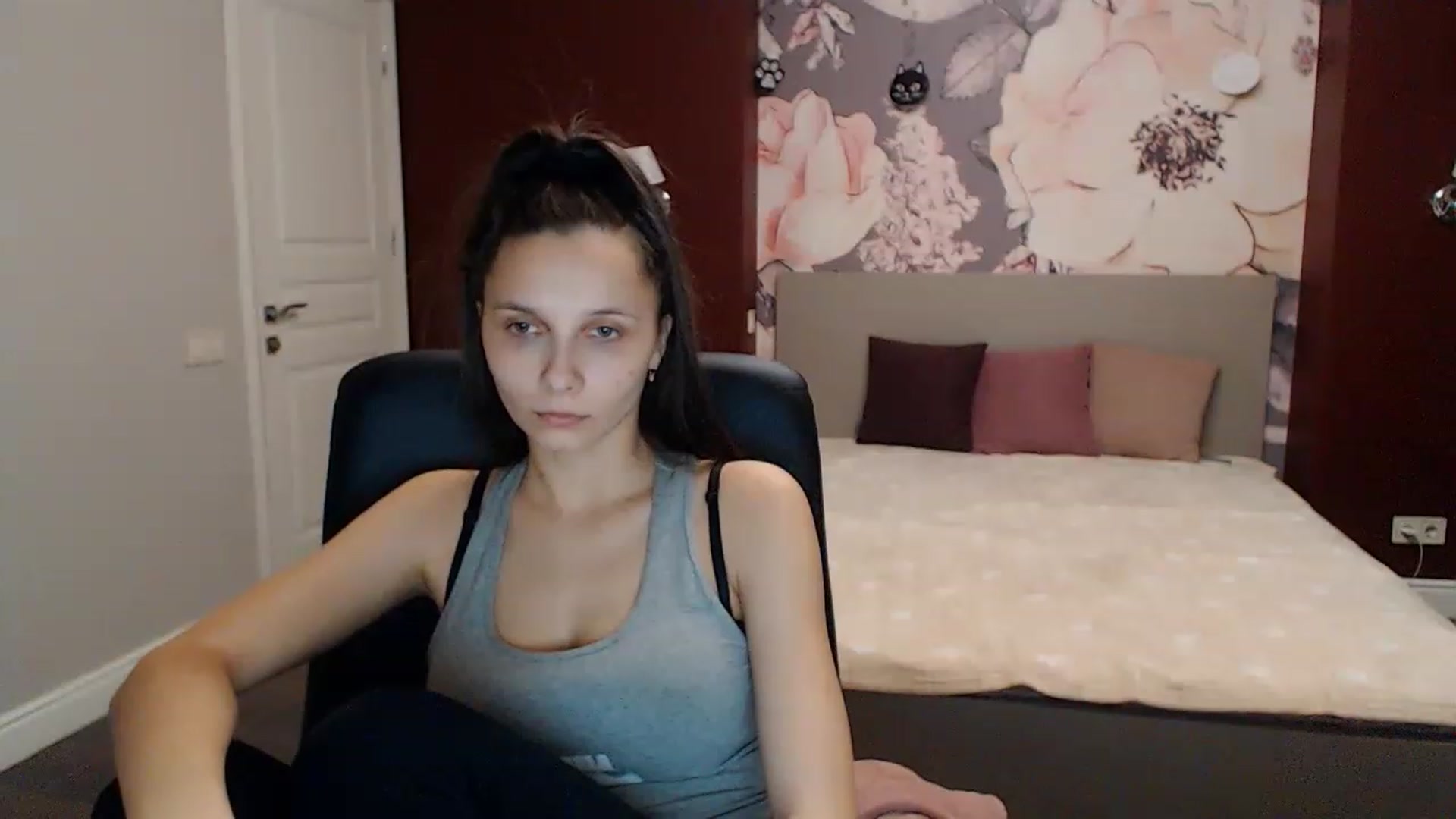 Gallery image thumbnail from Karina_Mils's myfreecams stream on, 01/08/2023, 14:37 image 2 of 20