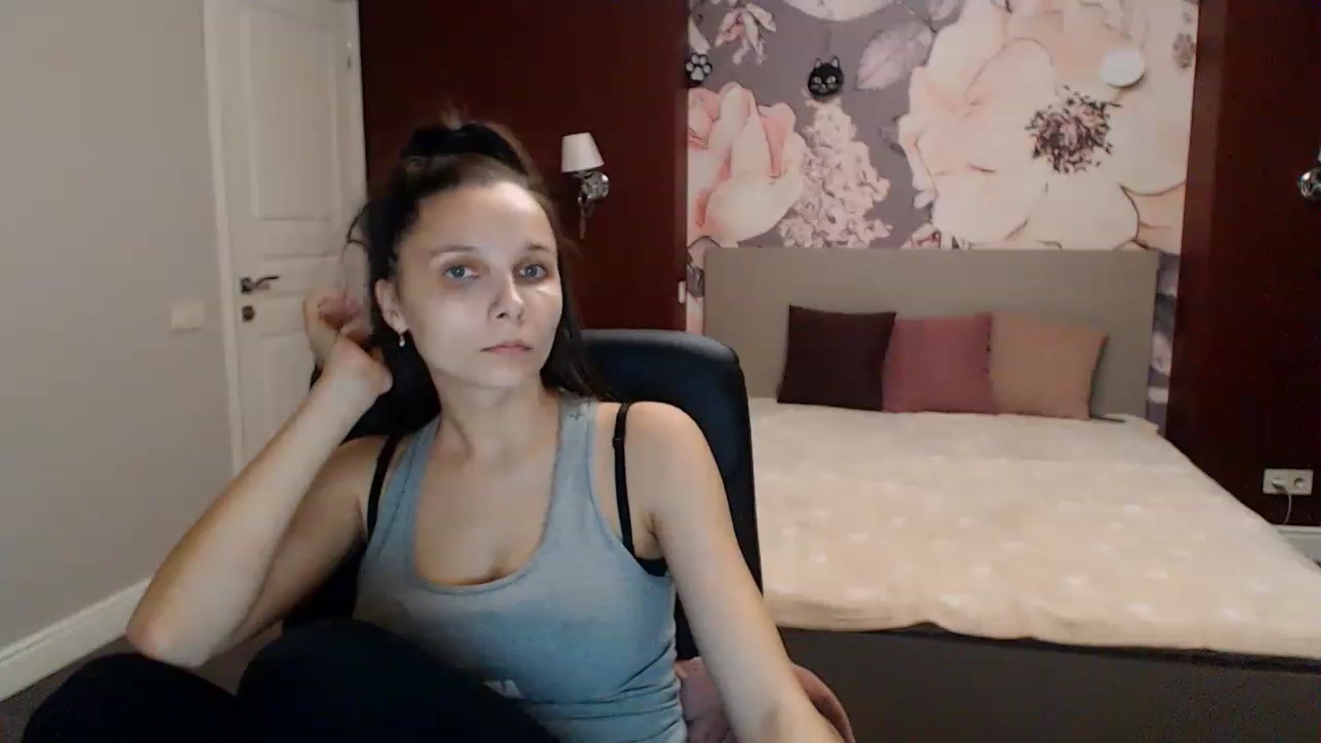 Gallery image thumbnail from Karina_Mils's myfreecams stream on, 01/08/2023, 14:37 image 20 of 20