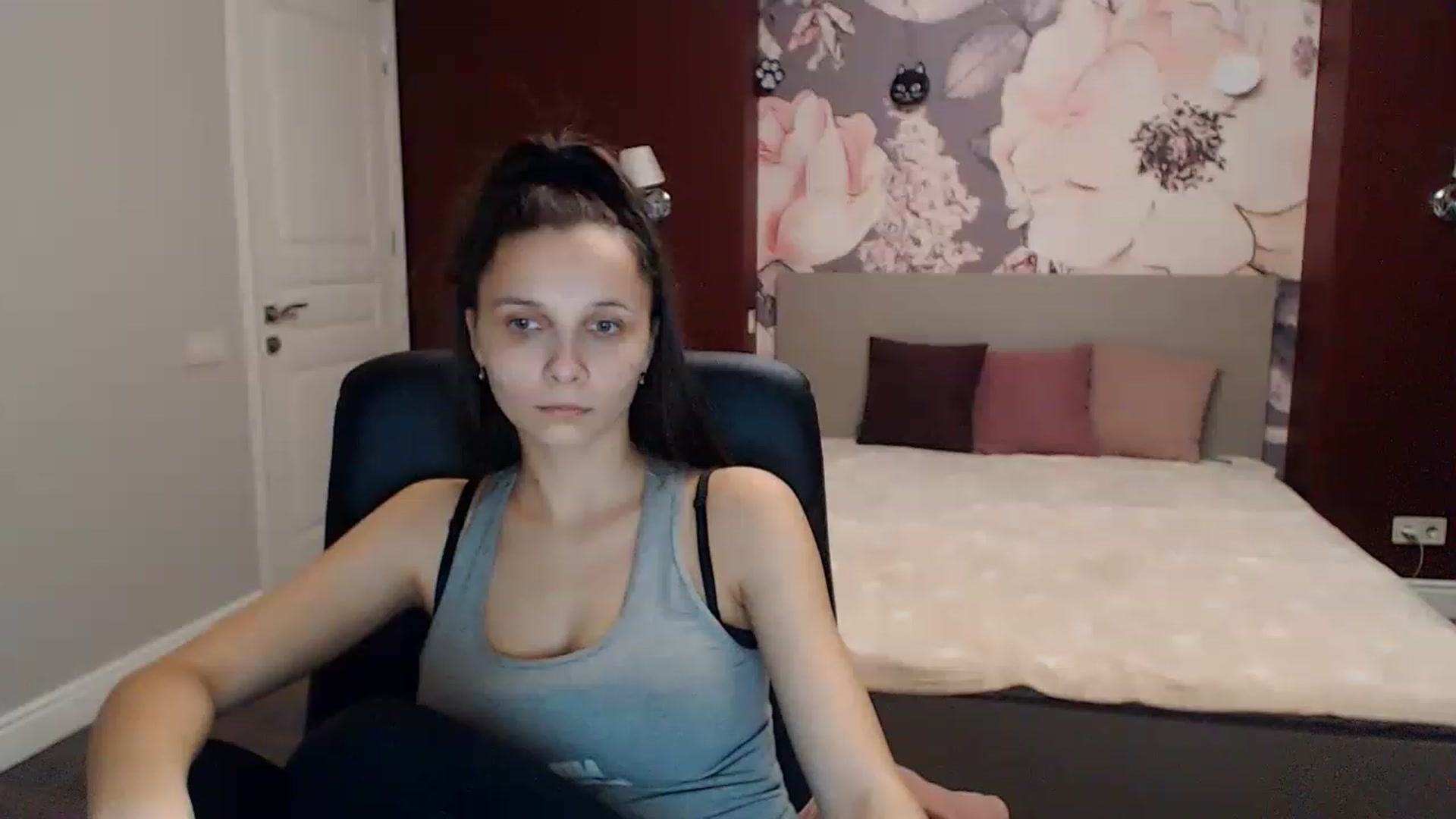 Gallery image thumbnail from Karina_Mils's myfreecams stream on, 01/08/2023, 14:37 image 7 of 20