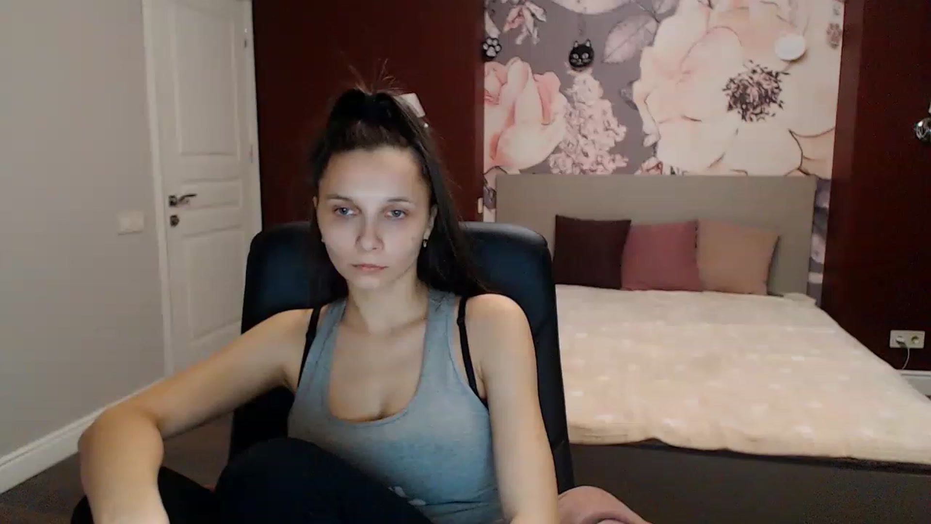 Gallery image thumbnail from Karina_Mils's myfreecams stream on, 01/08/2023, 14:37 image 1 of 20