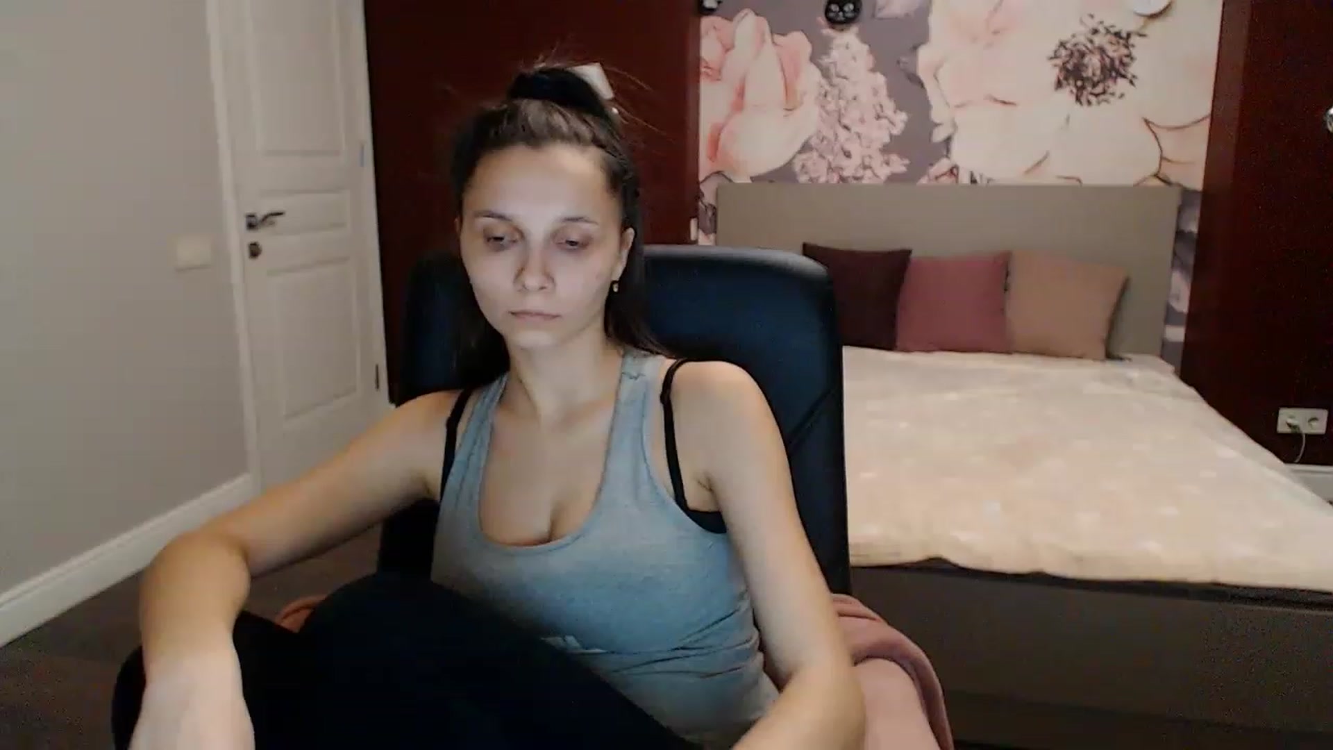 Gallery image thumbnail from Karina_Mils's myfreecams stream on, 01/08/2023, 15:49 image 11 of 20