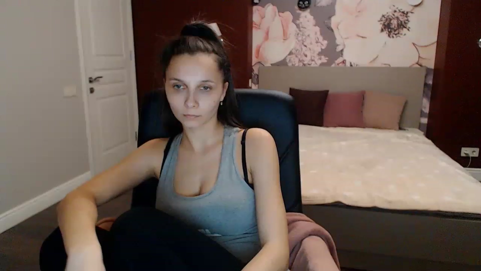 Gallery image thumbnail from Karina_Mils's myfreecams stream on, 01/08/2023, 15:49 image 6 of 20