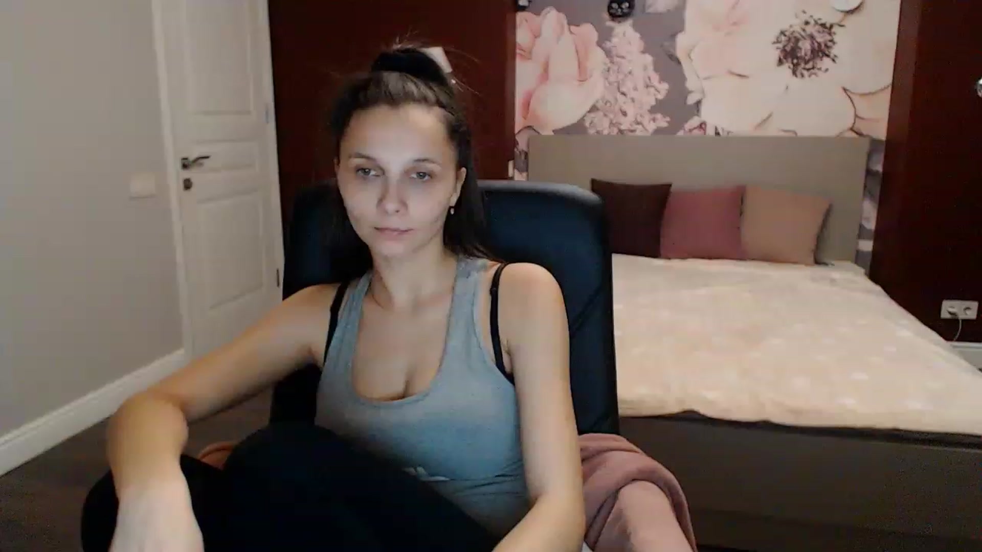 Gallery image thumbnail from Karina_Mils's myfreecams stream on, 01/08/2023, 15:49 image 7 of 20