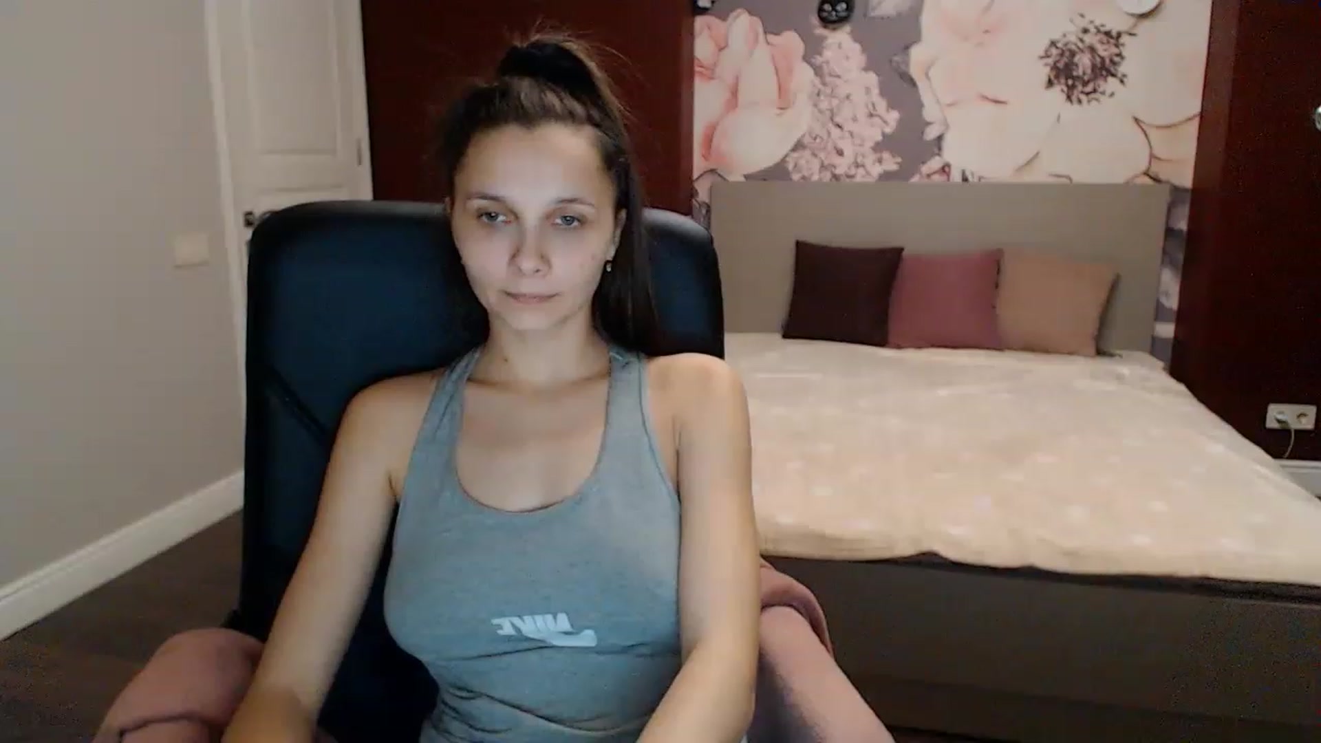 Gallery image thumbnail from Karina_Mils's myfreecams stream on, 01/08/2023, 15:49 image 16 of 20