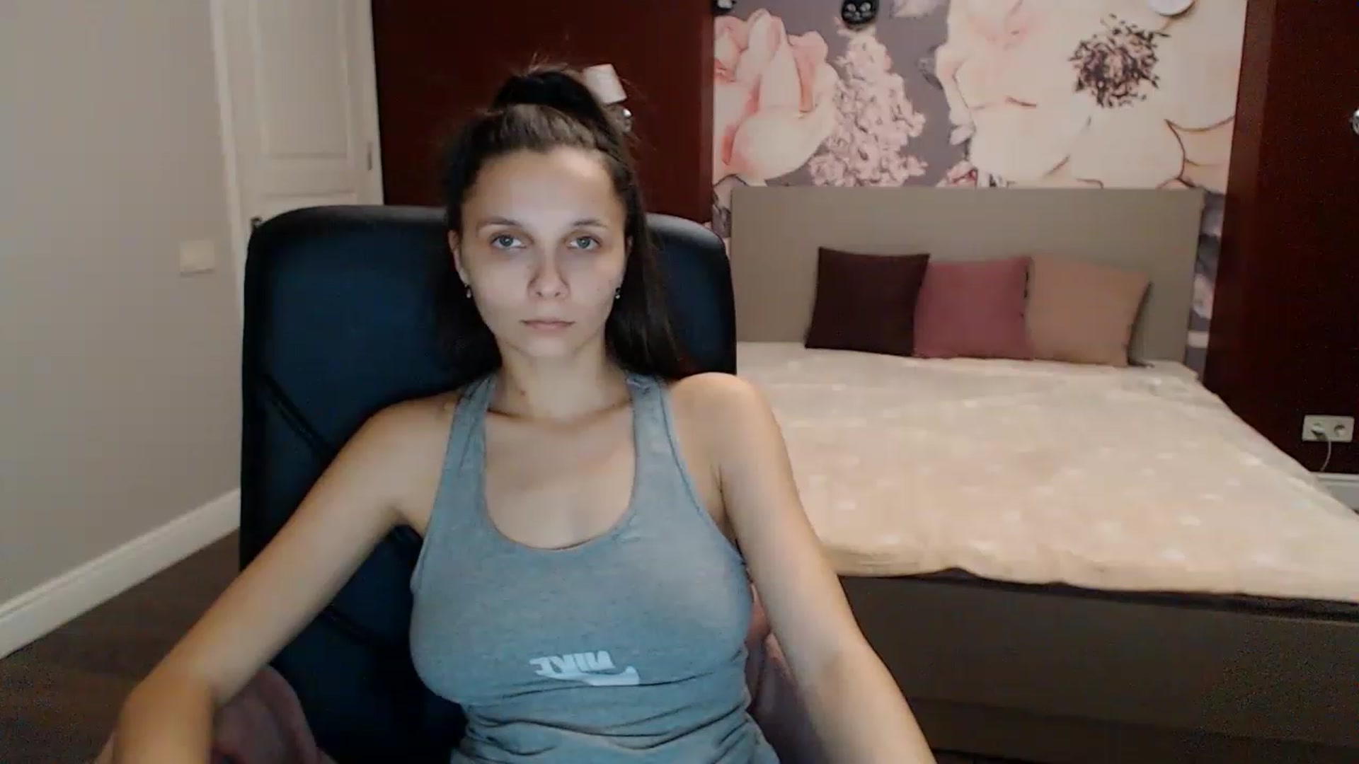 Gallery image thumbnail from Karina_Mils's myfreecams stream on, 01/08/2023, 15:49 image 19 of 20