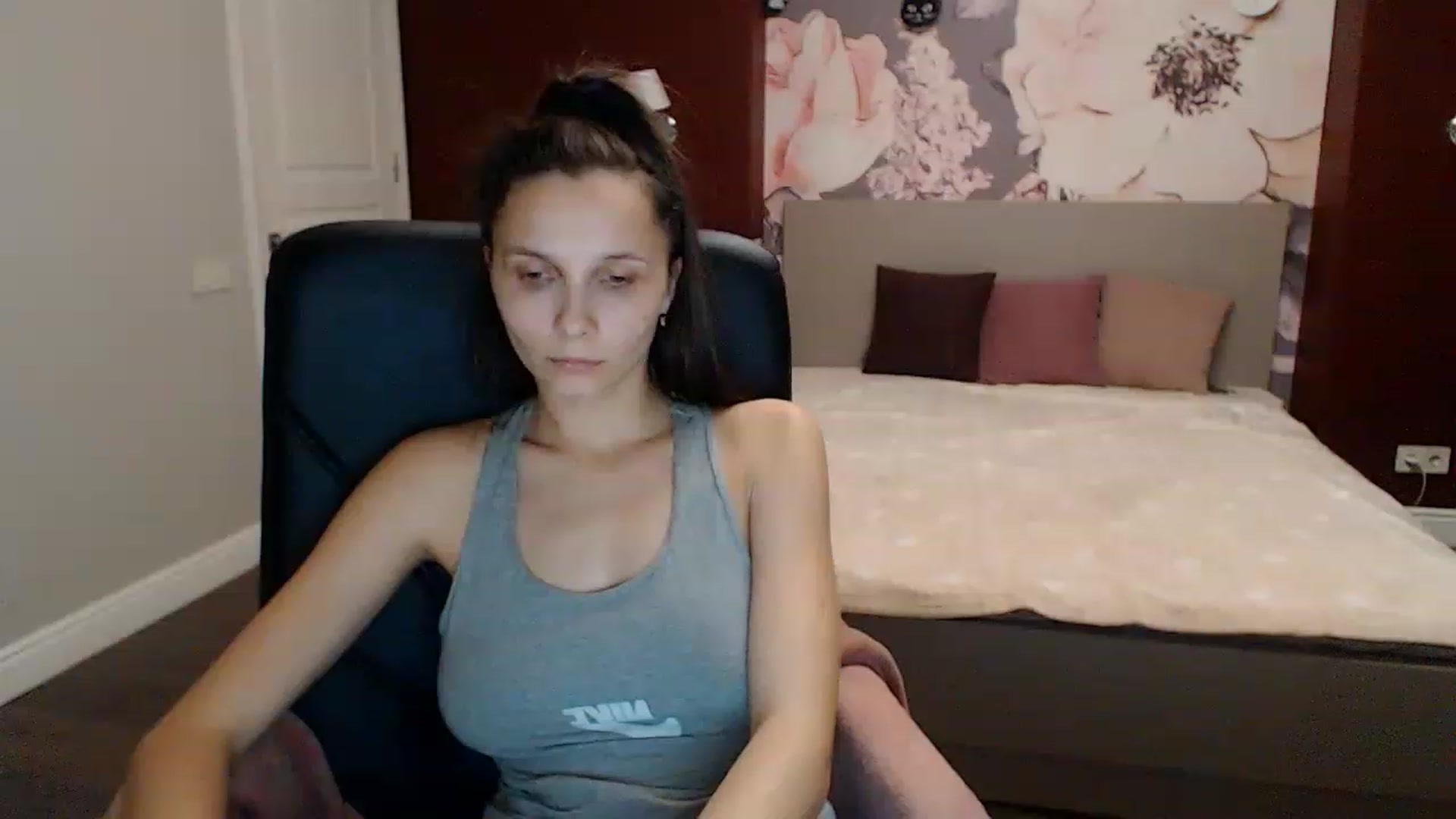 Gallery image thumbnail from Karina_Mils's myfreecams stream on, 01/08/2023, 15:49 image 20 of 20