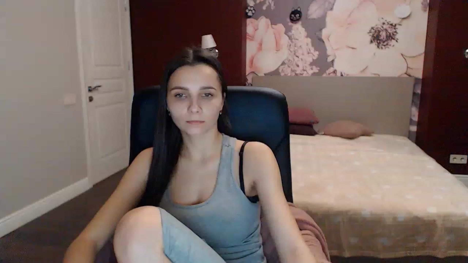 Gallery image thumbnail from Karina_Mils's myfreecams stream on, 01/09/2023, 11:14 image 8 of 20