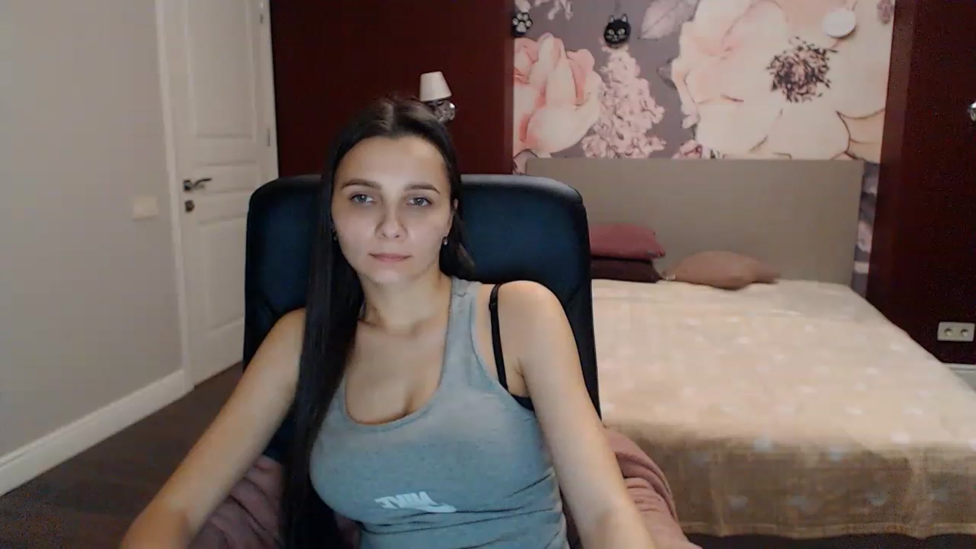 Gallery image thumbnail from Karina_Mils's myfreecams stream on, 01/09/2023, 11:14 image 4 of 20