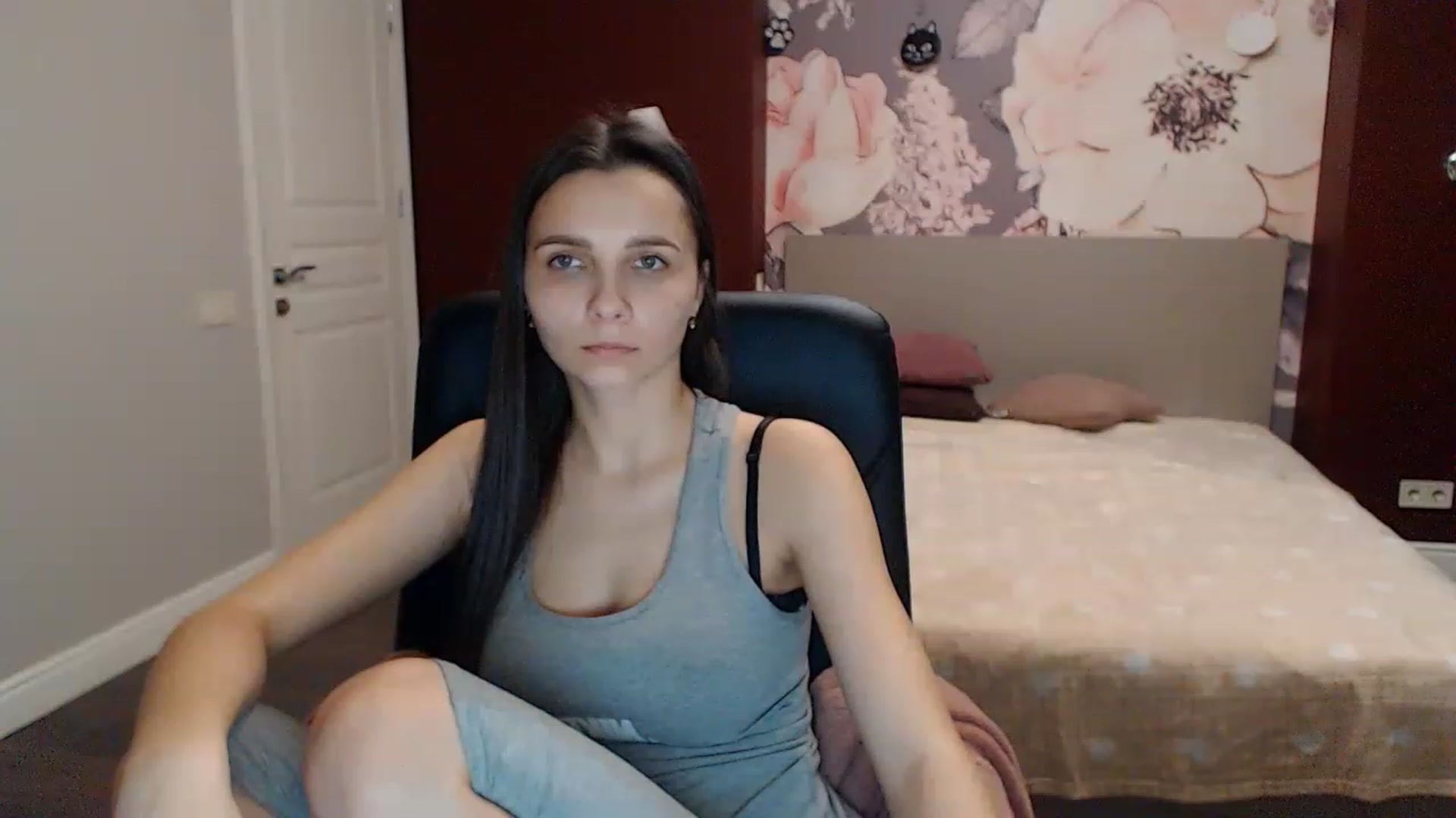 Gallery image thumbnail from Karina_Mils's myfreecams stream on, 01/09/2023, 11:14 image 13 of 20