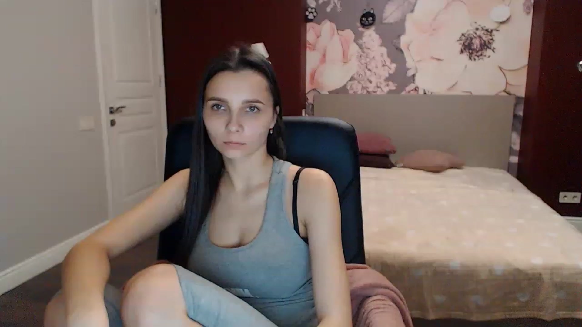 Gallery image thumbnail from Karina_Mils's myfreecams stream on, 01/09/2023, 11:14 image 14 of 20