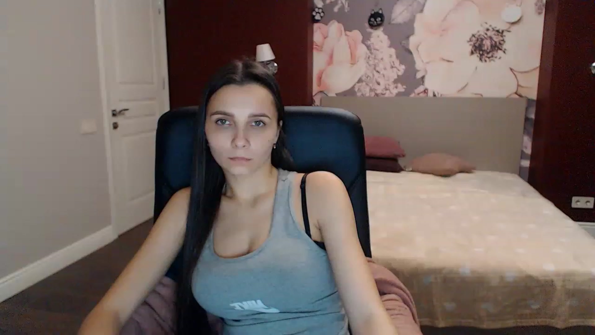 Gallery image thumbnail from Karina_Mils's myfreecams stream on, 01/09/2023, 11:14 image 3 of 20