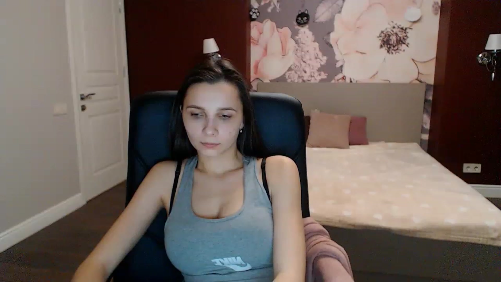 Gallery image thumbnail from Karina_Mils's myfreecams stream on, 01/10/2023, 09:47 image 3 of 20