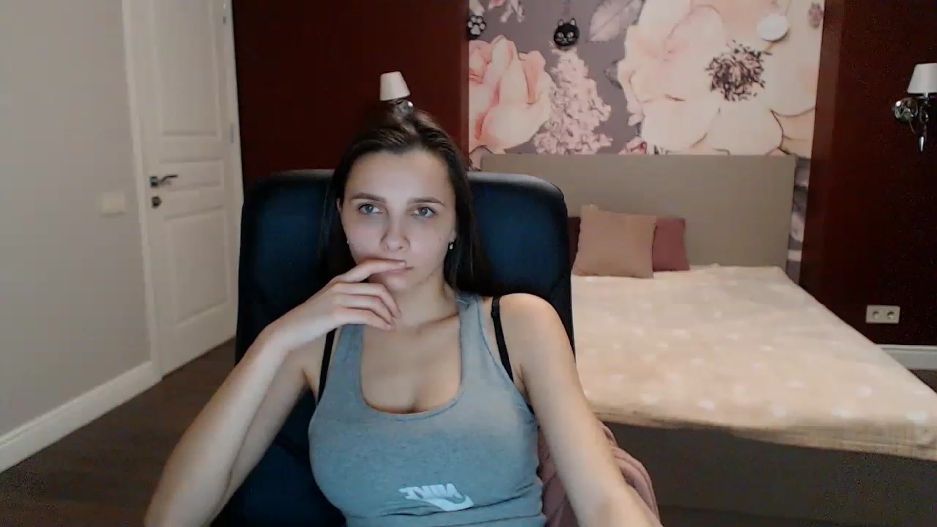 Gallery image thumbnail from Karina_Mils's myfreecams stream on, 01/10/2023, 09:47 image 5 of 20