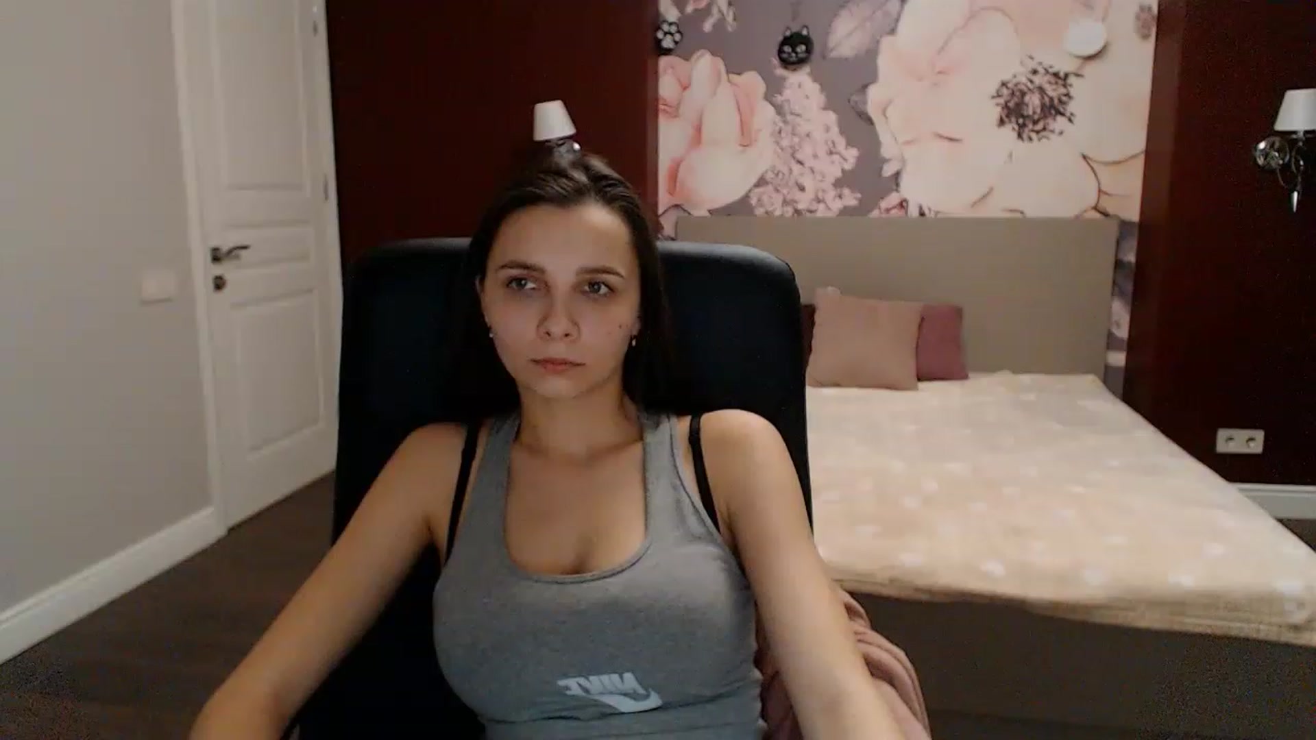 Gallery image thumbnail from Karina_Mils's myfreecams stream on, 01/10/2023, 09:47 image 4 of 20