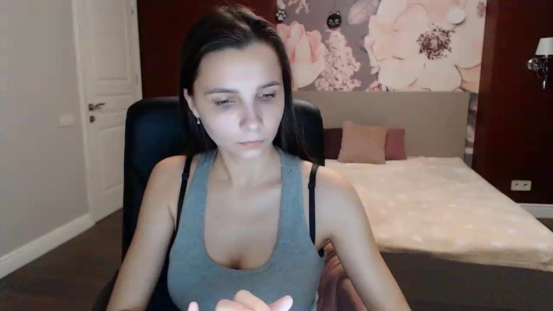 Gallery image thumbnail from Karina_Mils's myfreecams stream on, 01/10/2023, 09:47 image 6 of 20